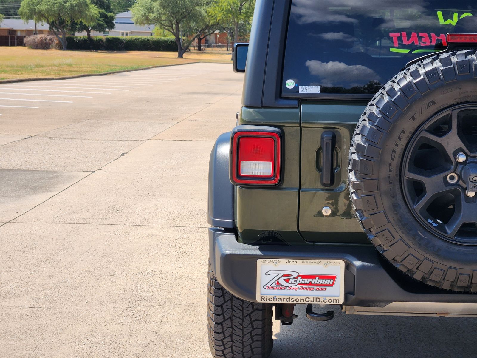 Used 2022 Sarge Green Jeep Unlimited Sport image 8