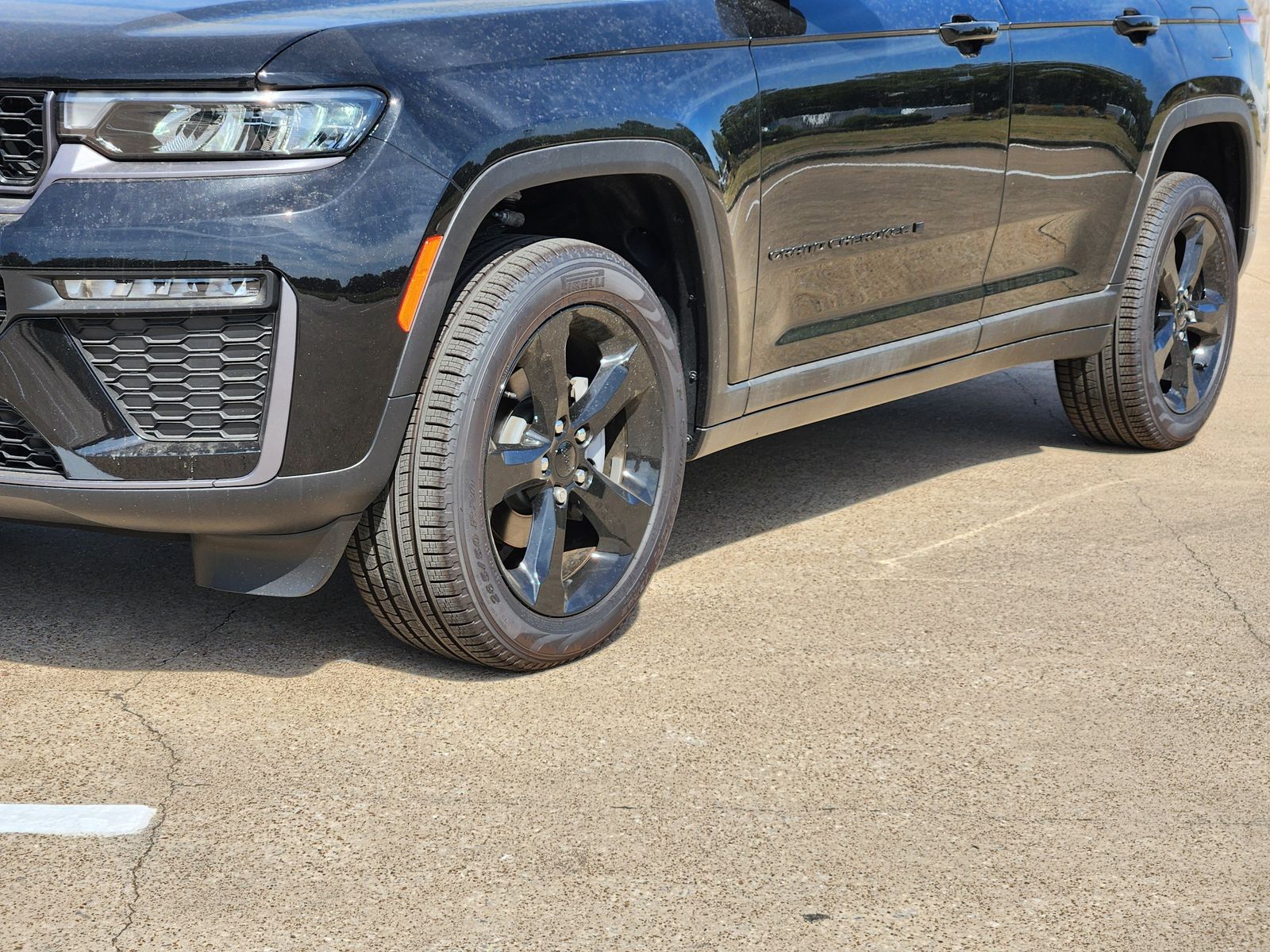 New 2026 Diamond Black Crystal Pearlcoat Jeep LIMITED 4X2 image 12