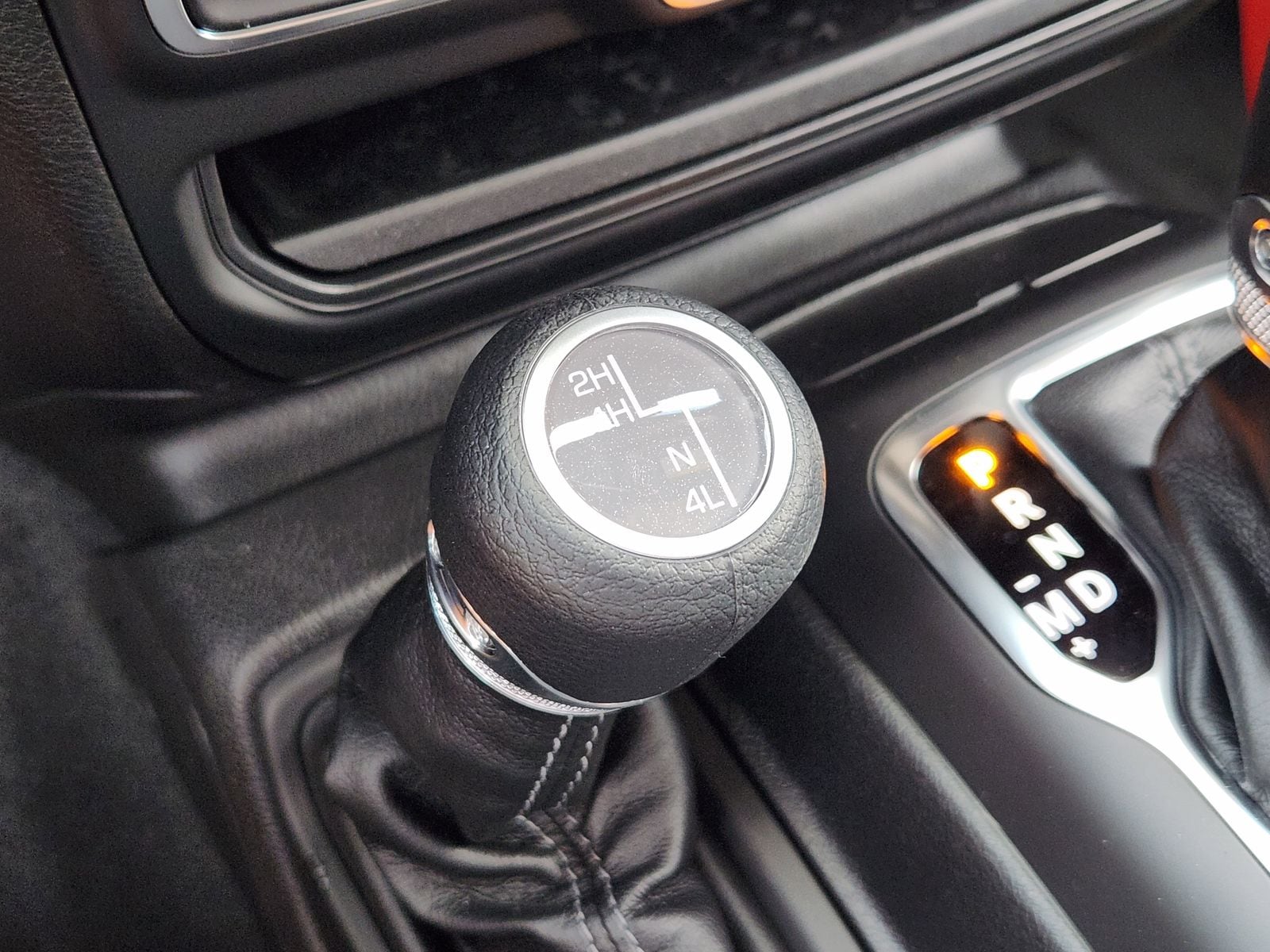 New 2026 Hydro Blue Pearlcoat Jeep 4-DOOR SPORT image 28