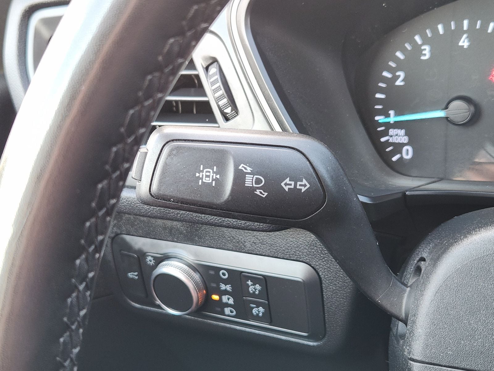 Used 2022 Carbonized Gray Ford SE image 37