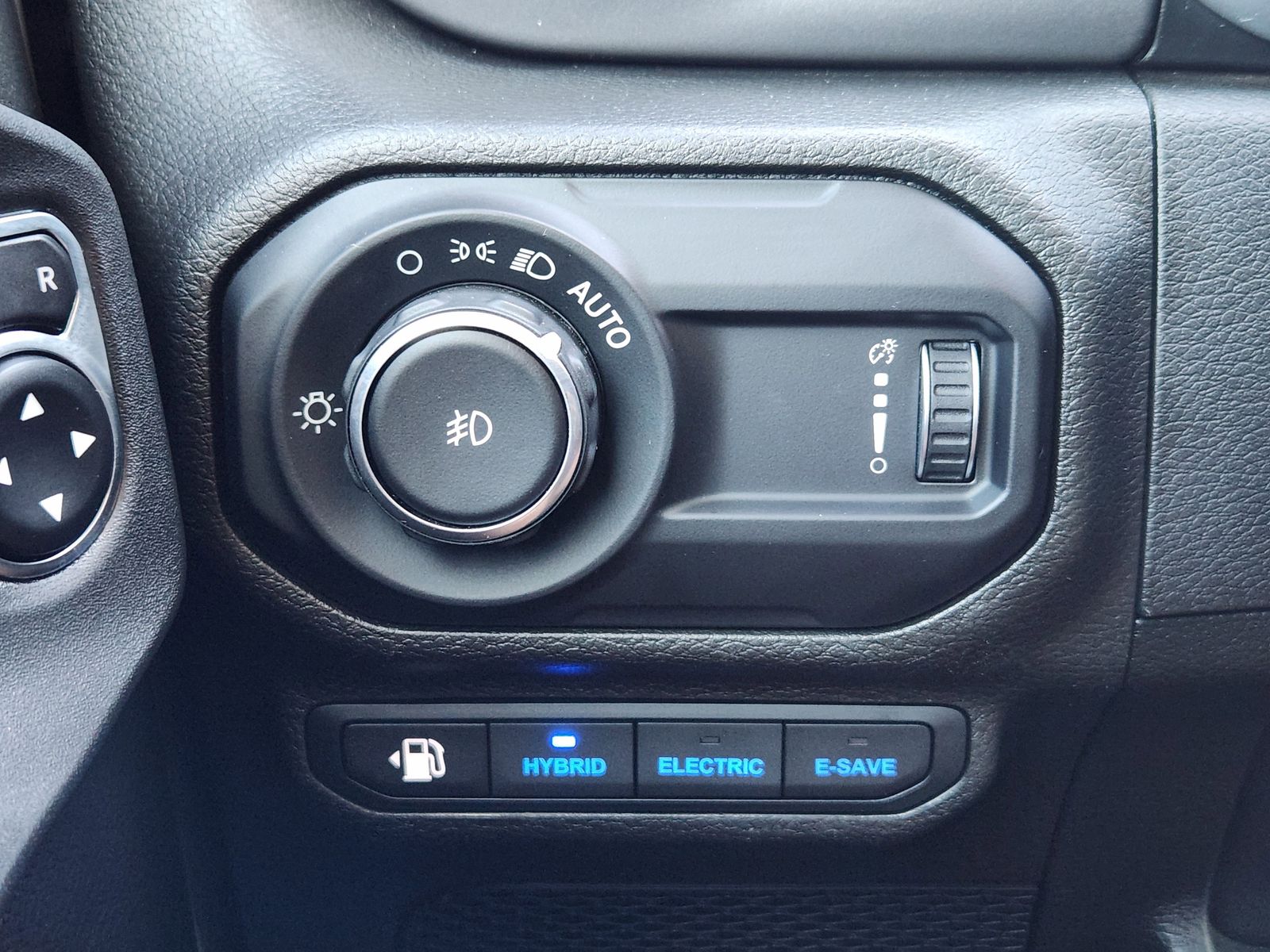 Used 2023 Sting-Gray Clearcoat Jeep  image 33