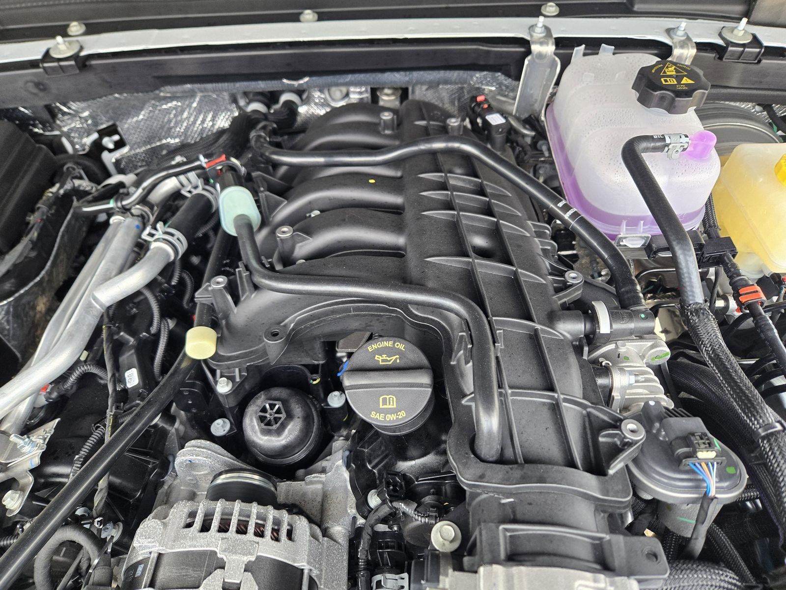 New 2026 Bright White Jeep 4-DOOR SAHARA image 28