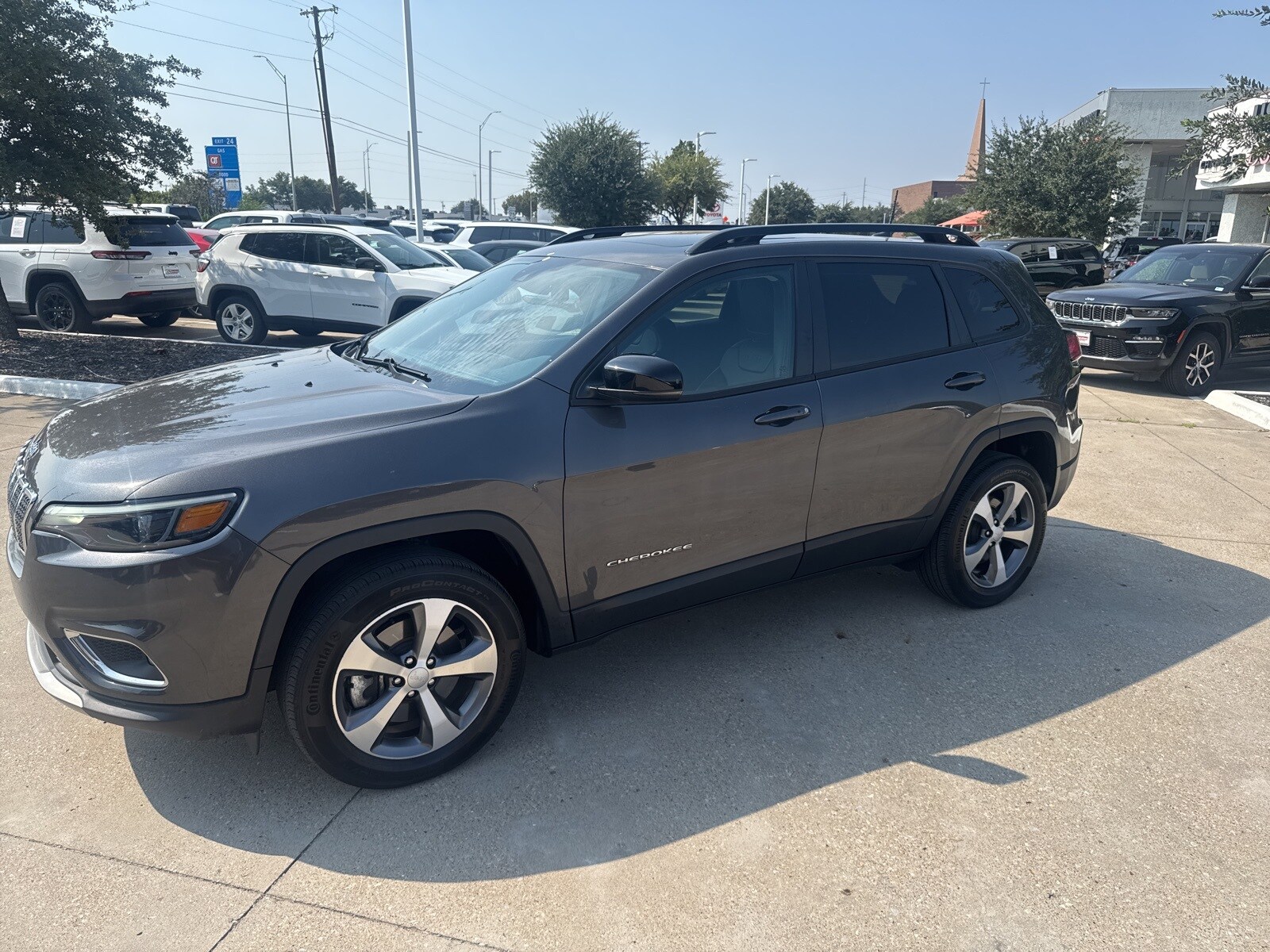 2022 Jeep Cherokee Limited photo 2
