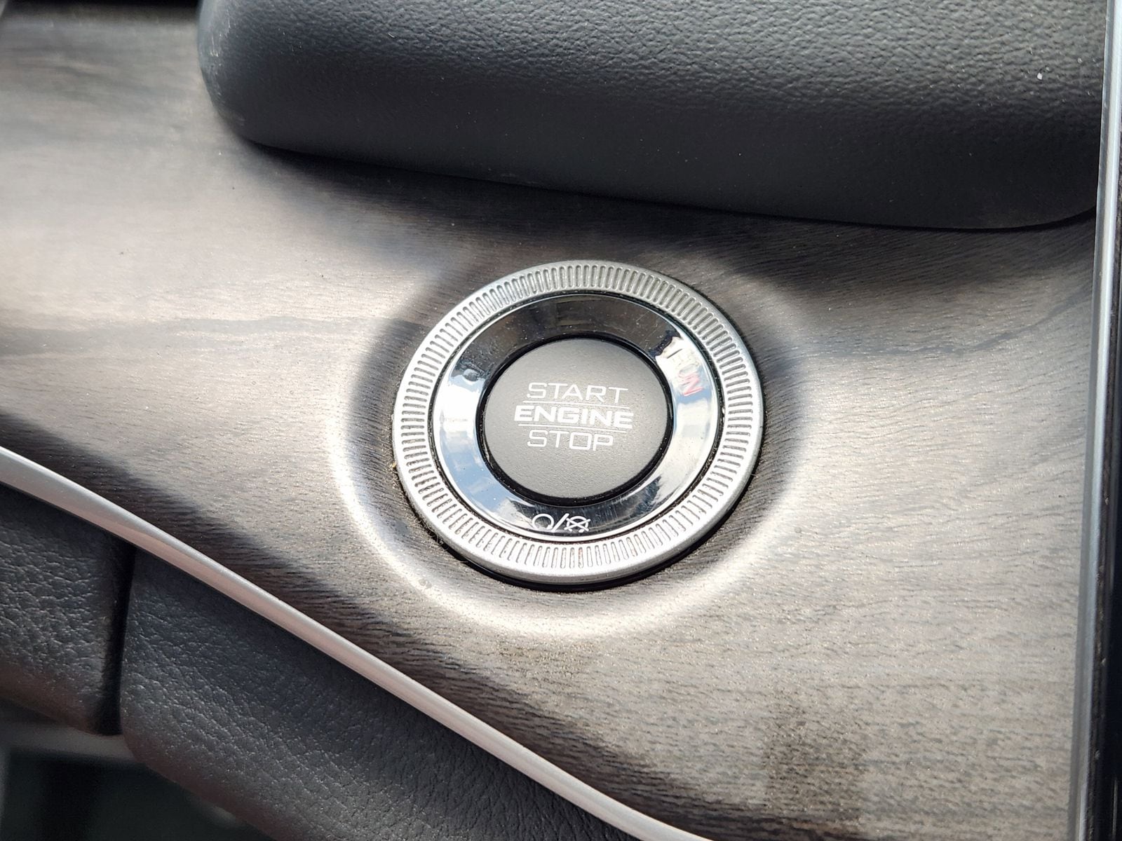 Used 2023 Midnight Sky Jeep Base image 28