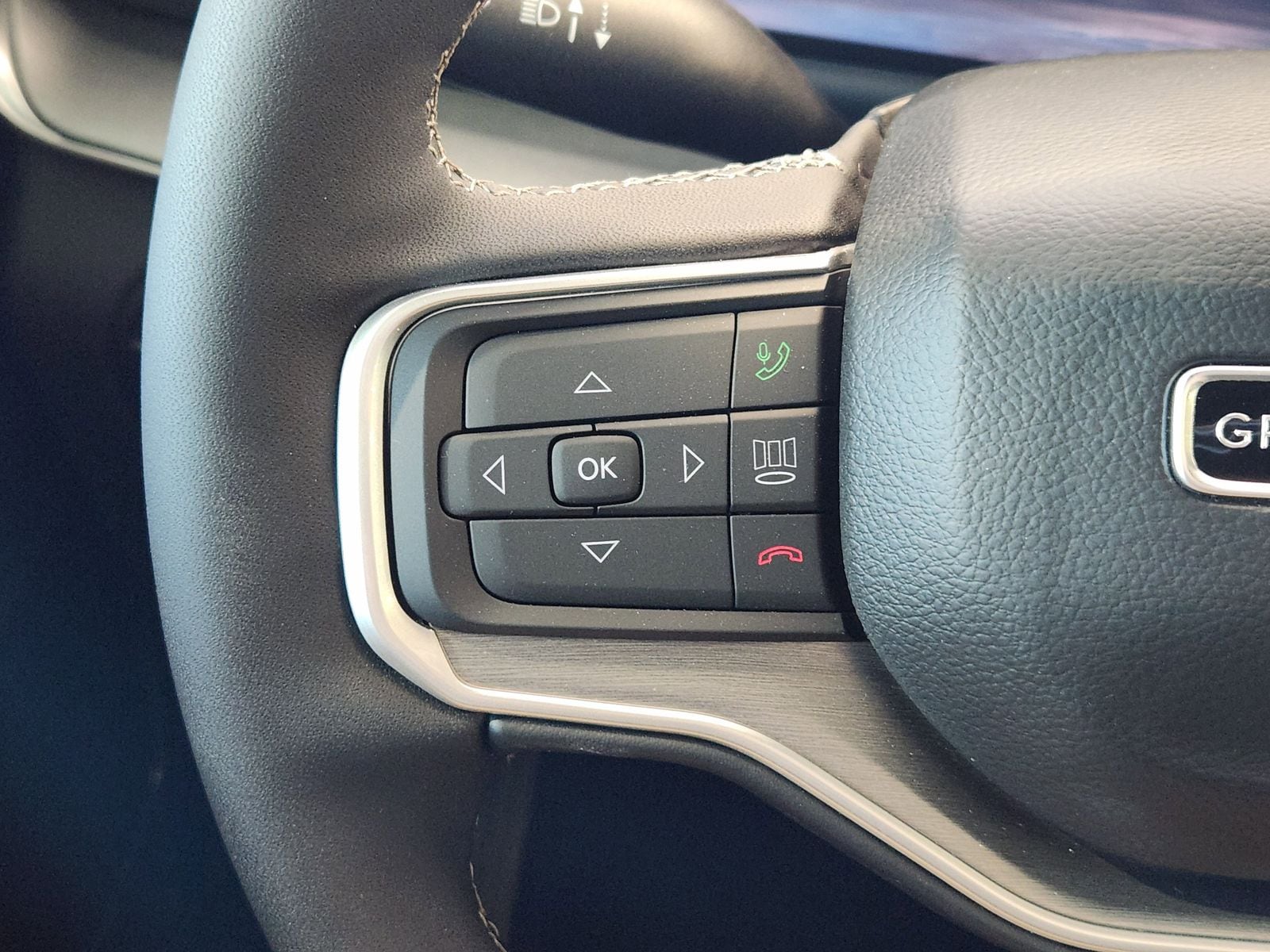 New 2026 Bright White Jeep LIMITED RESERVE 4X4 image 34