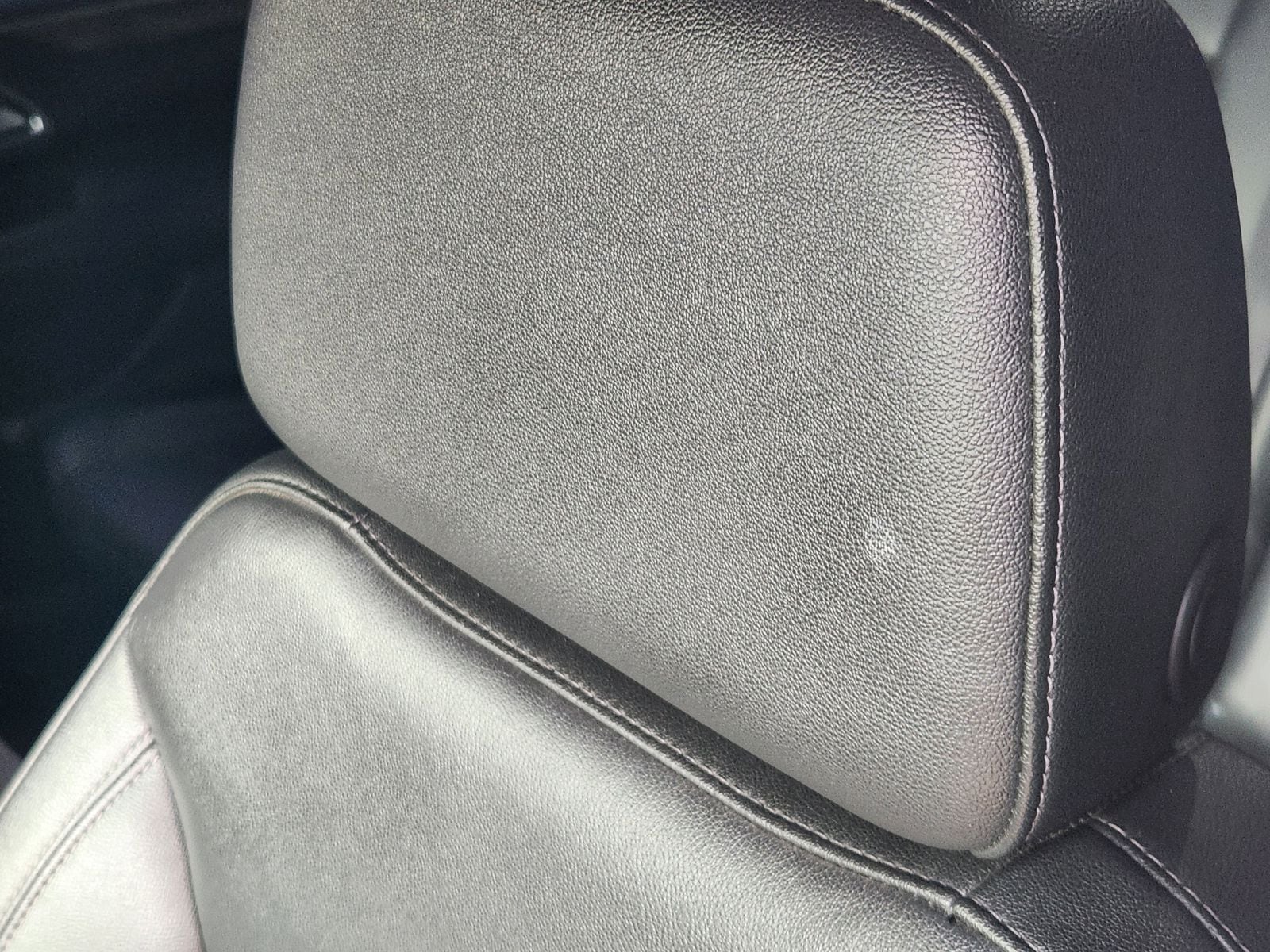 Used 2022 Summit White Chevrolet LT image 22