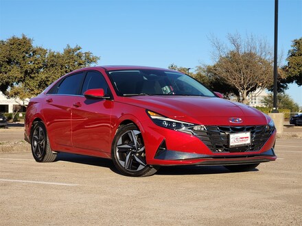 2022 Hyundai Elantra Limited Sedan