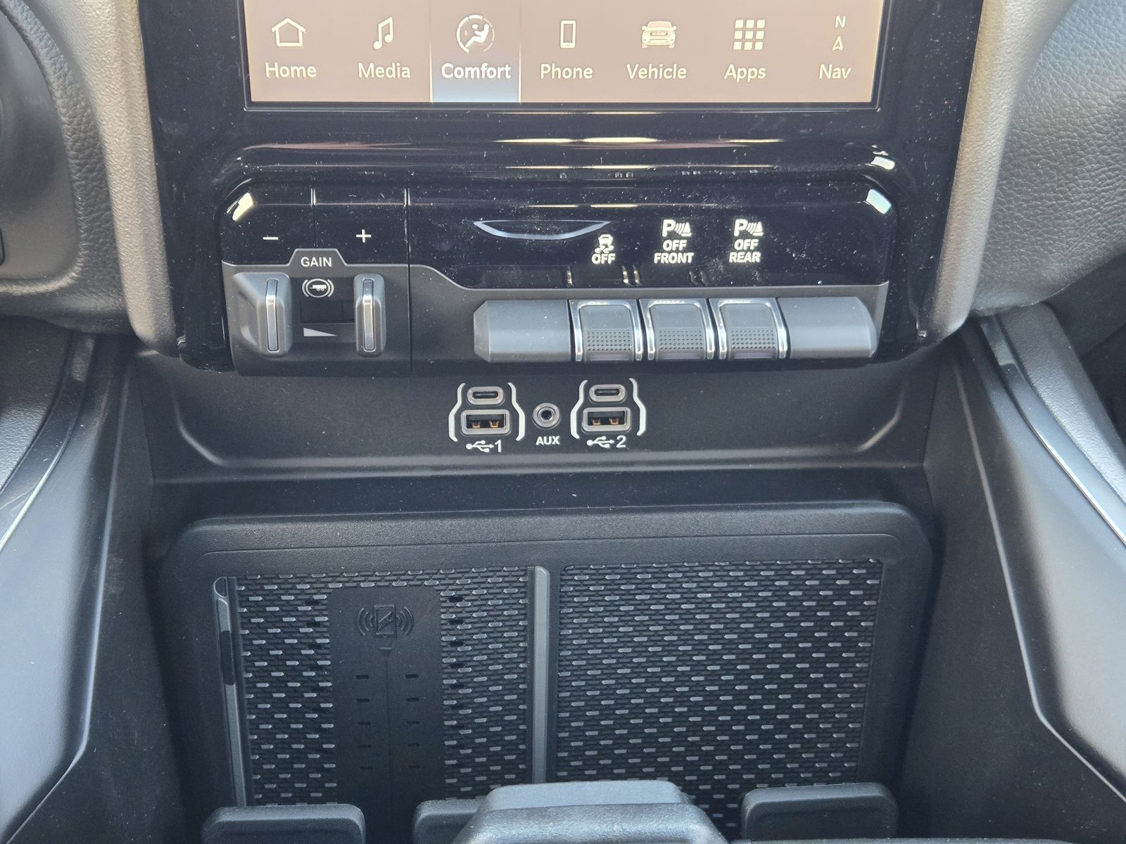 New 2026 Diamond Black Crystal Pearlcoat Ram LARAMIE CREW CAB 4X4 5