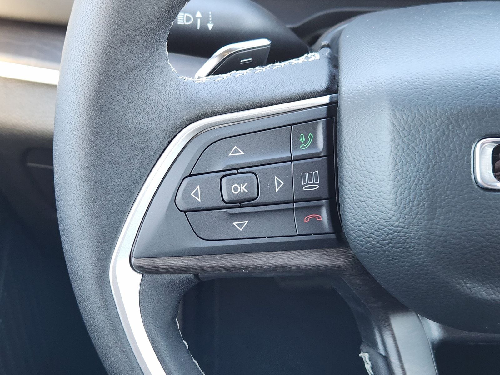 New 2026 Bright White Jeep LAREDO ALTITUDE 4X4 image 27