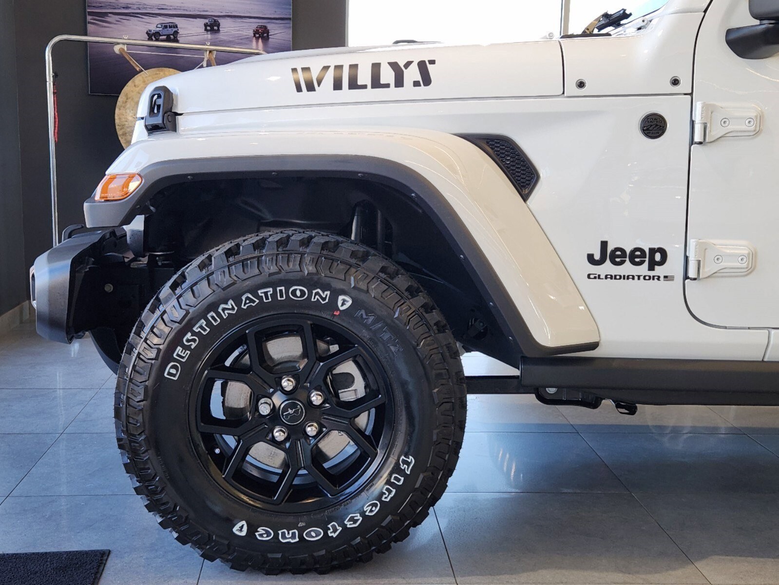 2025 Jeep Gladiator Willys photo 4
