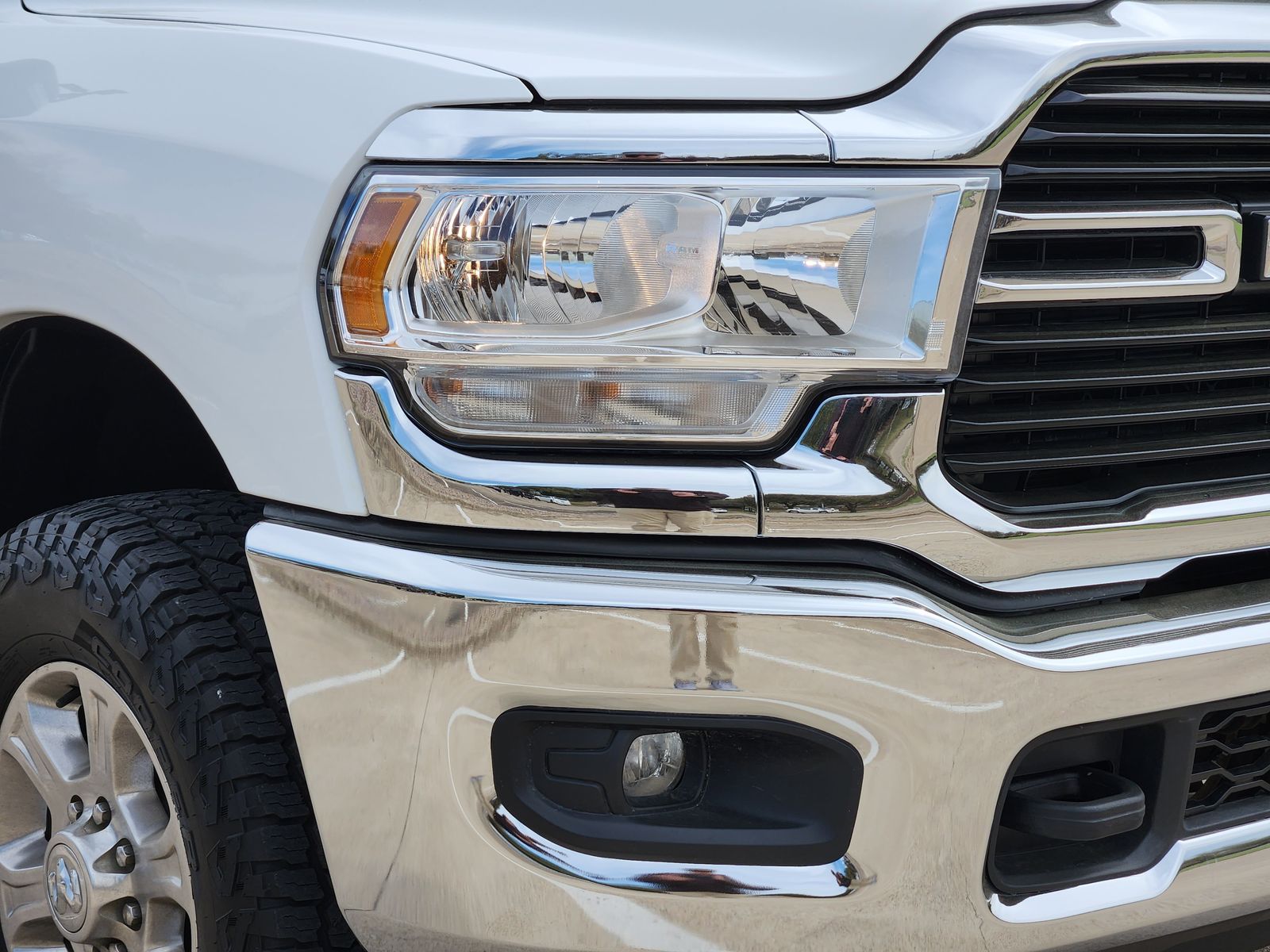 Used 2023 Bright White Ram Big Horn image 9