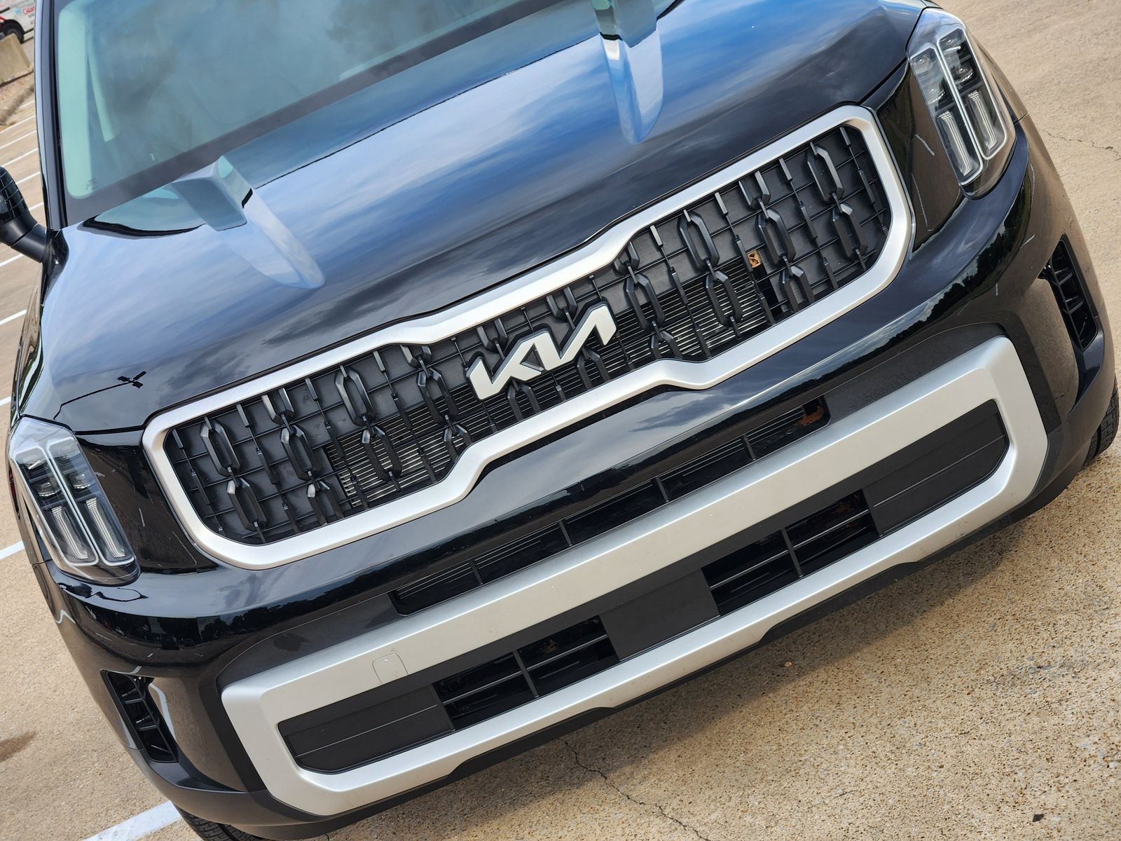 Used 2025 Ebony Black Kia EX image 14