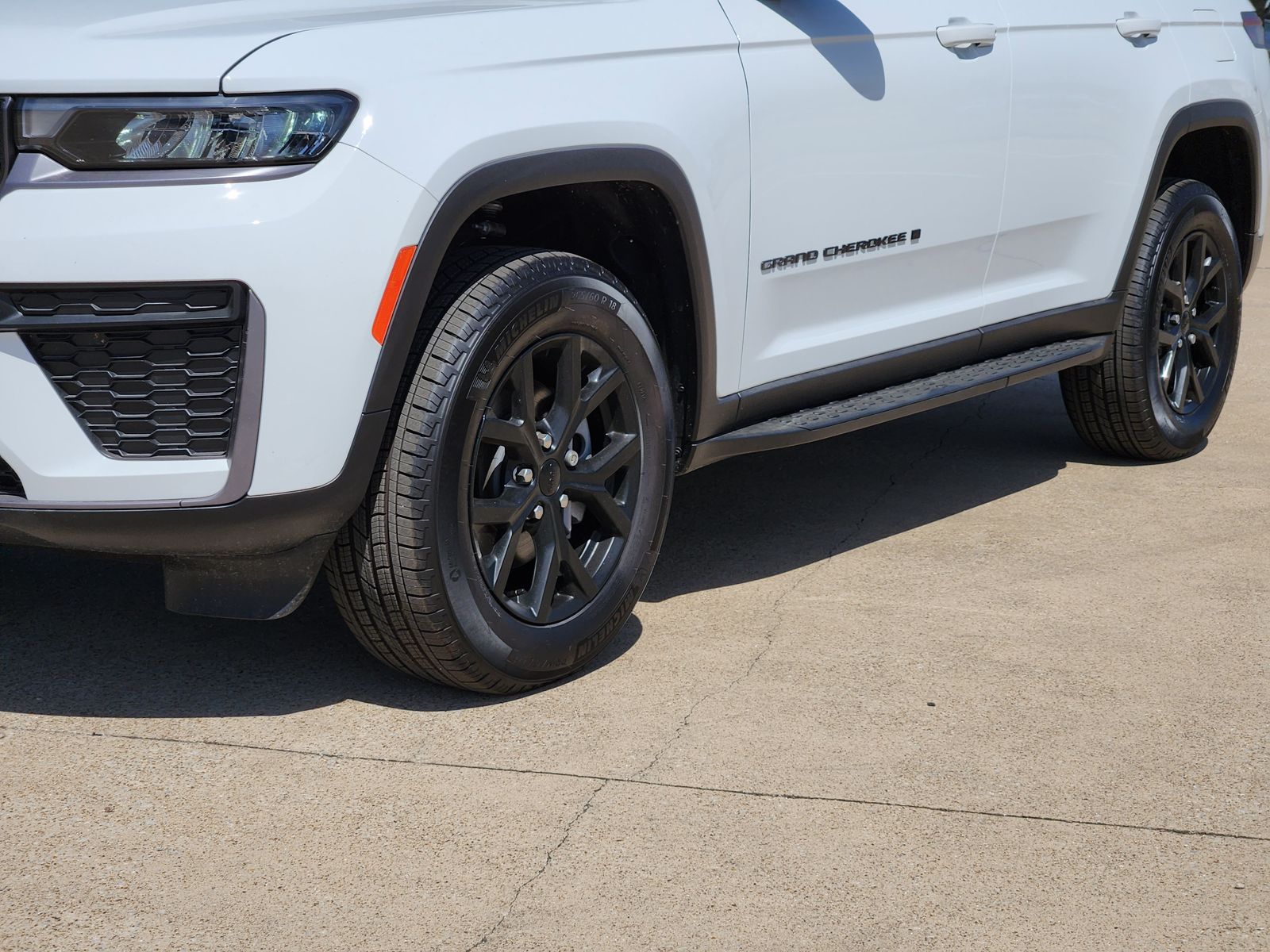 New 2026 Bright White Jeep LAREDO ALTITUDE 4X2 image 12