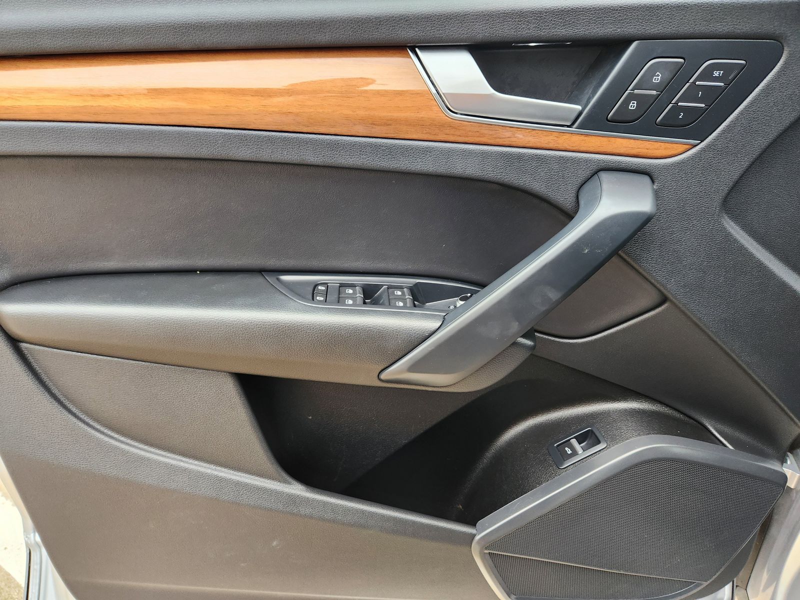 Used 2023 Florett Silver Audi 45 S line Premium image 30