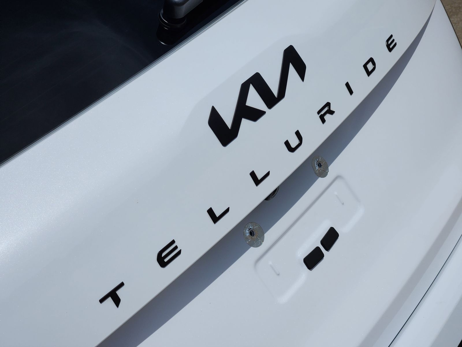 Used 2025 Glacial White Pearl Kia EX image 18