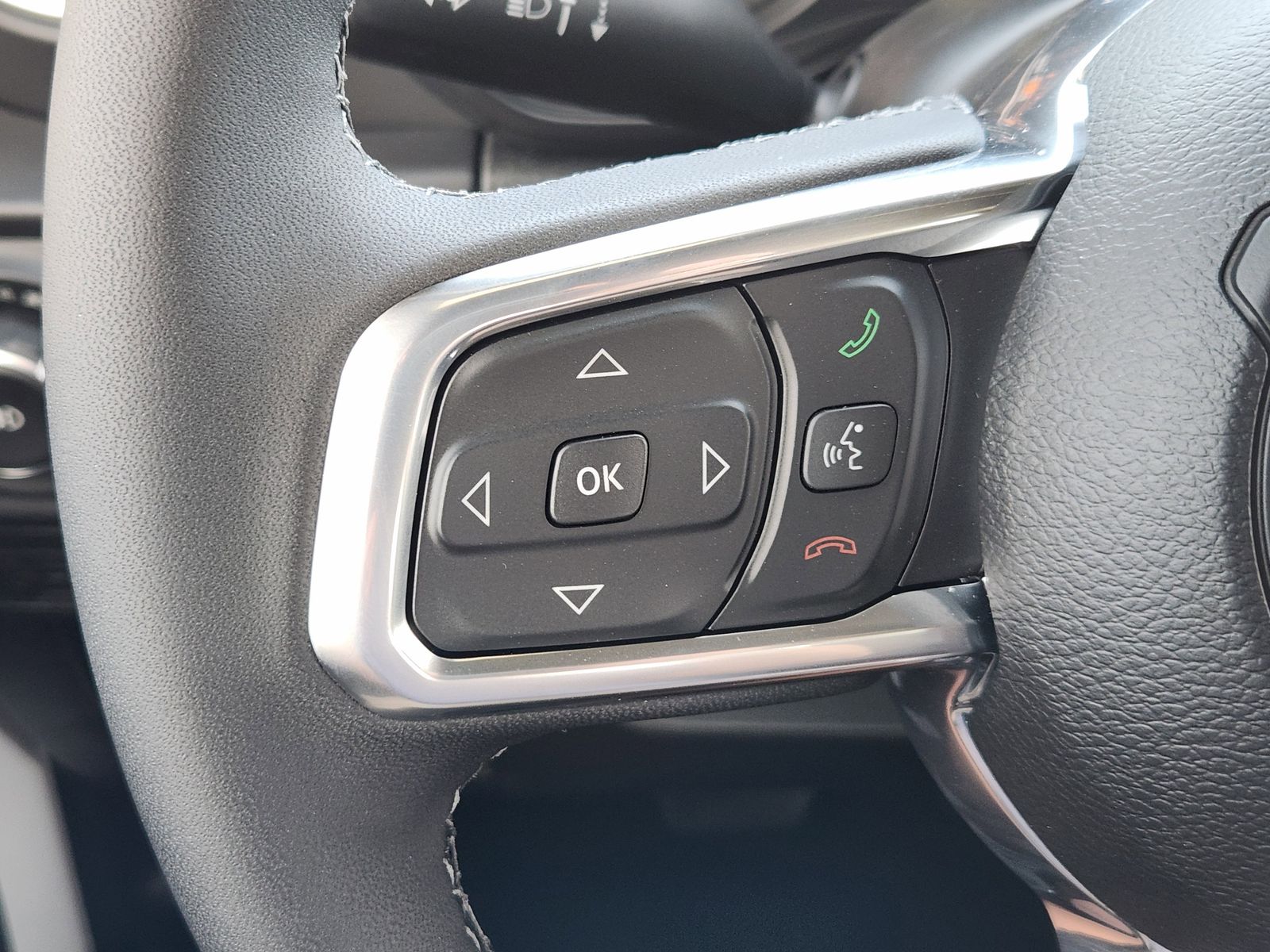 New 2026 Bright White Jeep 4-DOOR SAHARA image 37