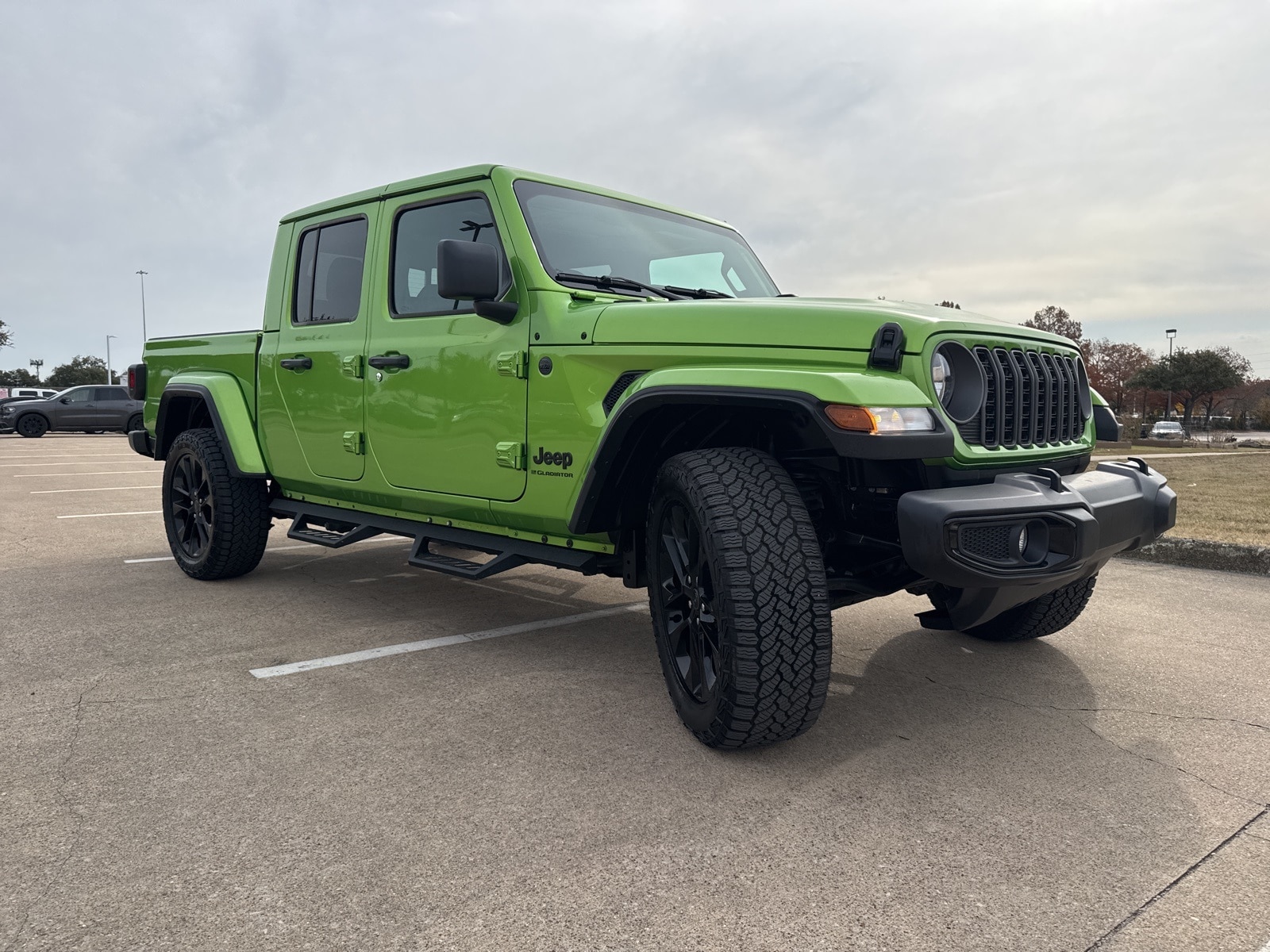 2025 Jeep Gladiator Nighthawk's photo