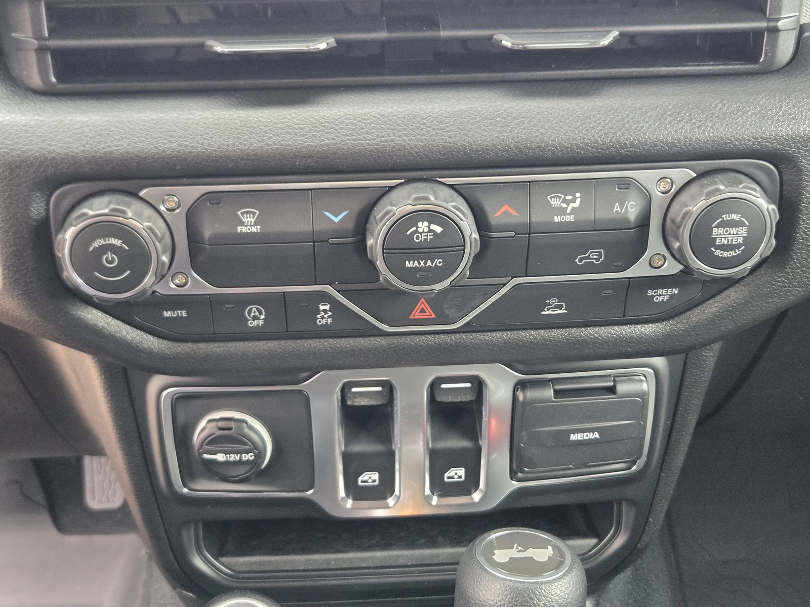 New 2026 41 Jeep 2-DOOR SPORT image 19