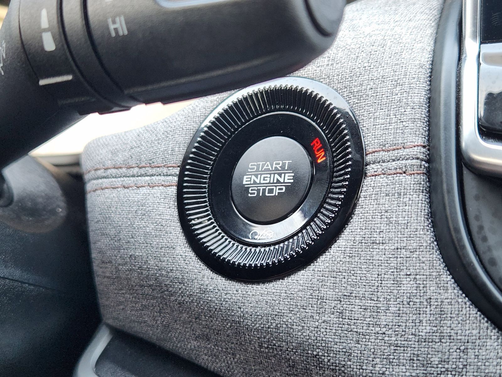 Used 2024 Bright White Jeep Latitude Lux image 30