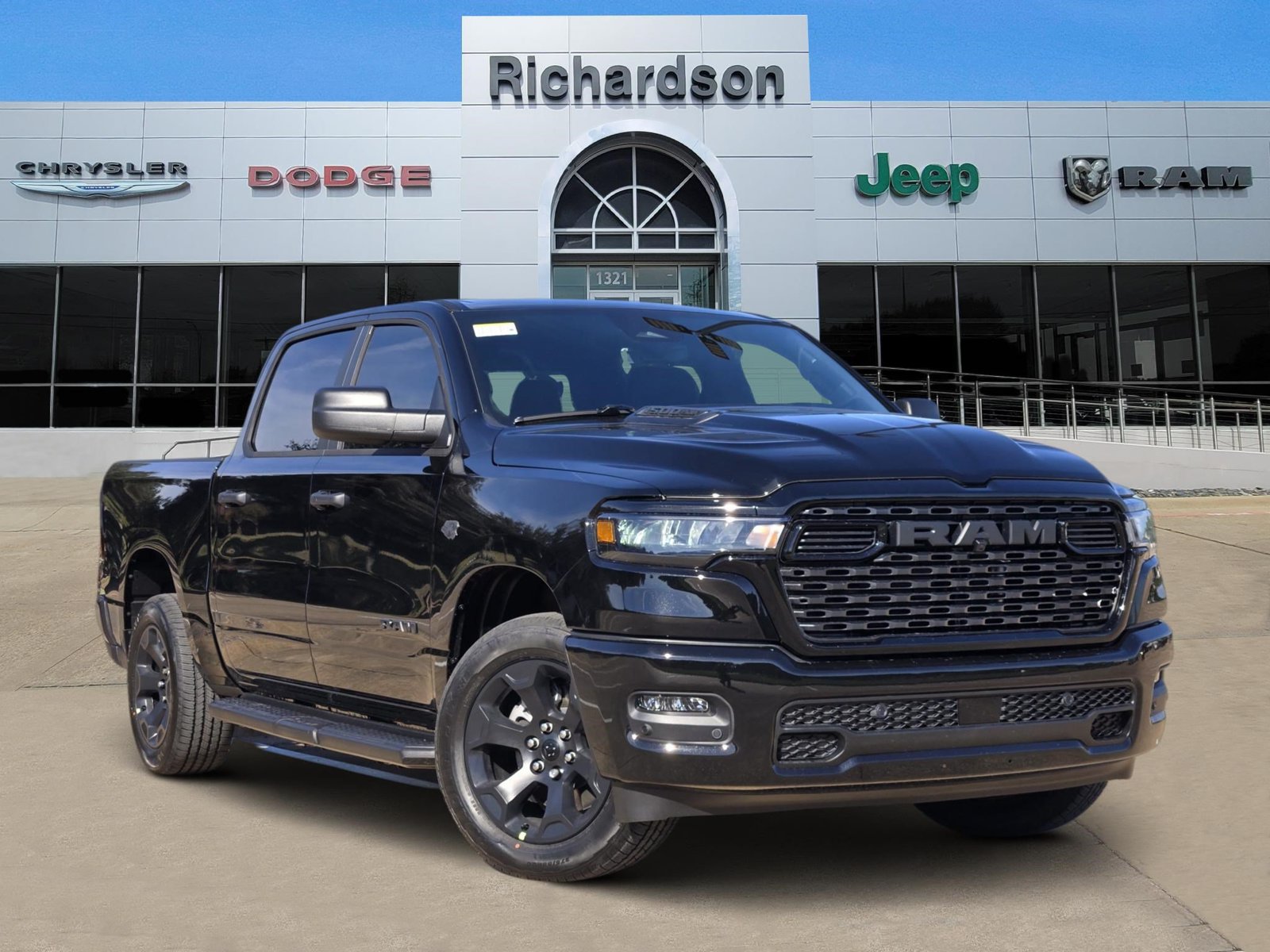 2027 Ram 1500 TRADESMAN CREW CAB 4X4 Pickup
