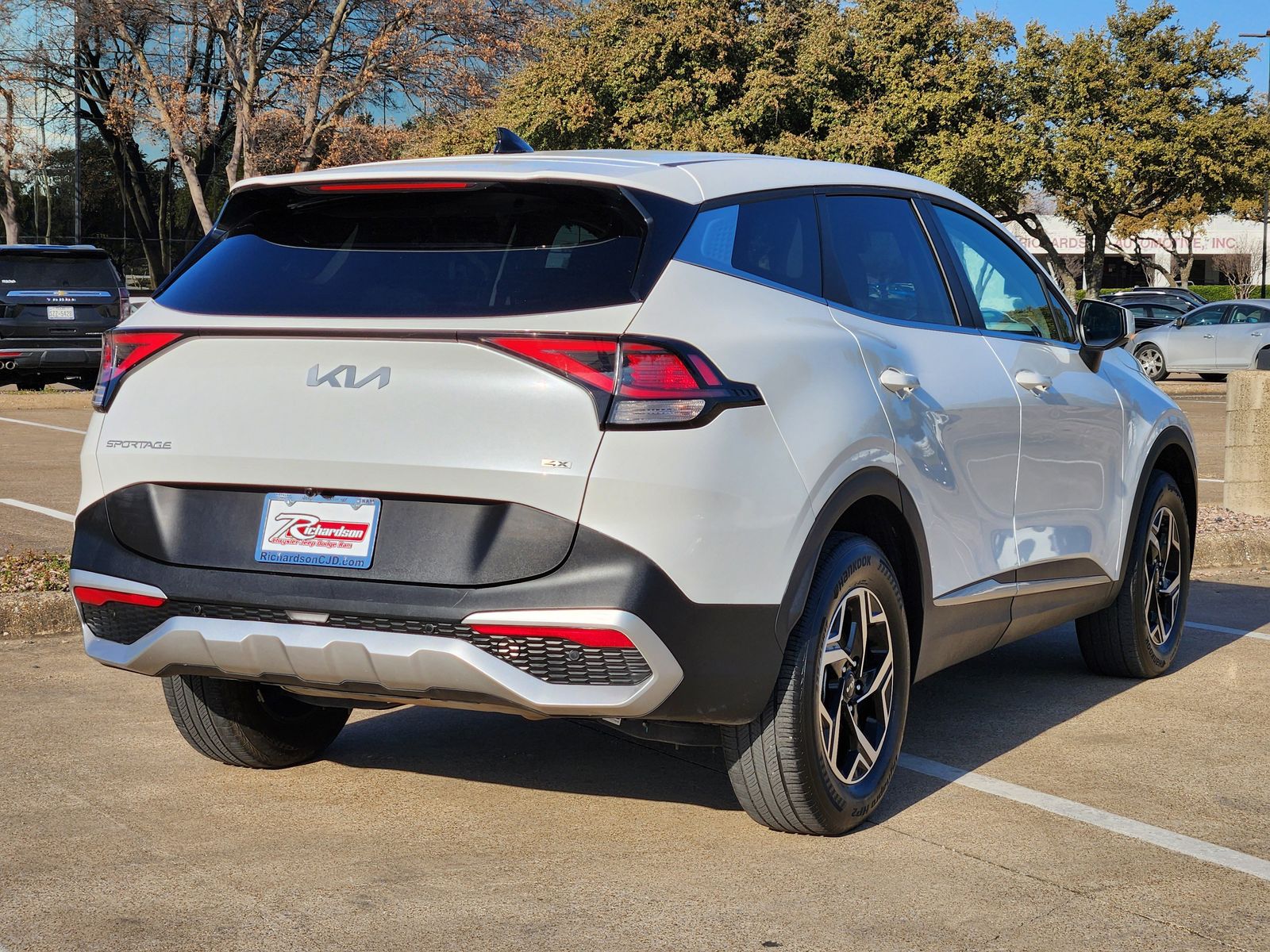 Used 2024 Snow White Pearl Kia LX image 6