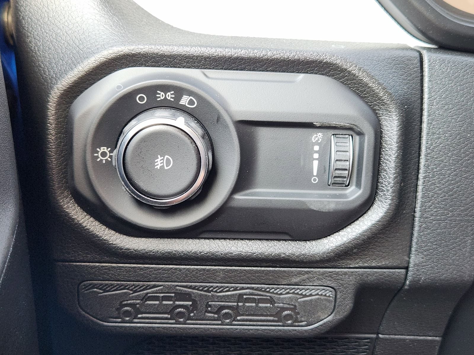 New 2026 Hydro Blue Pearlcoat Jeep 4-DOOR SPORT image 29