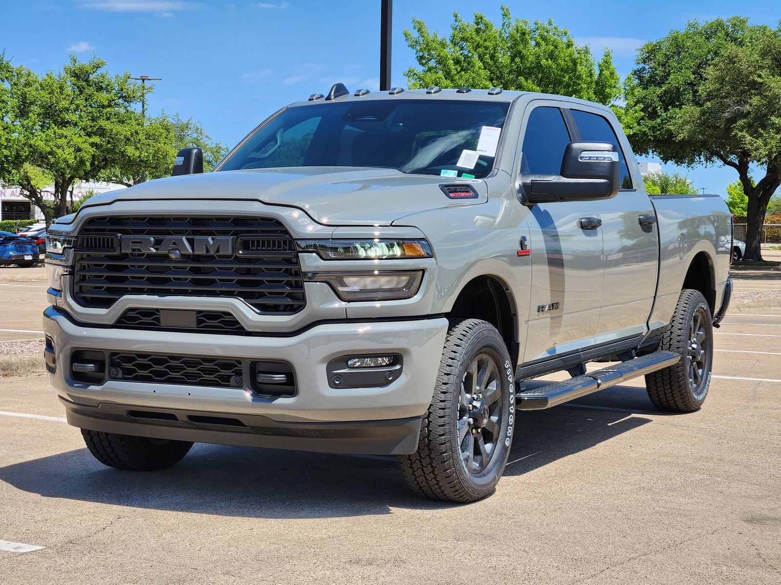 View vehicle photo 2