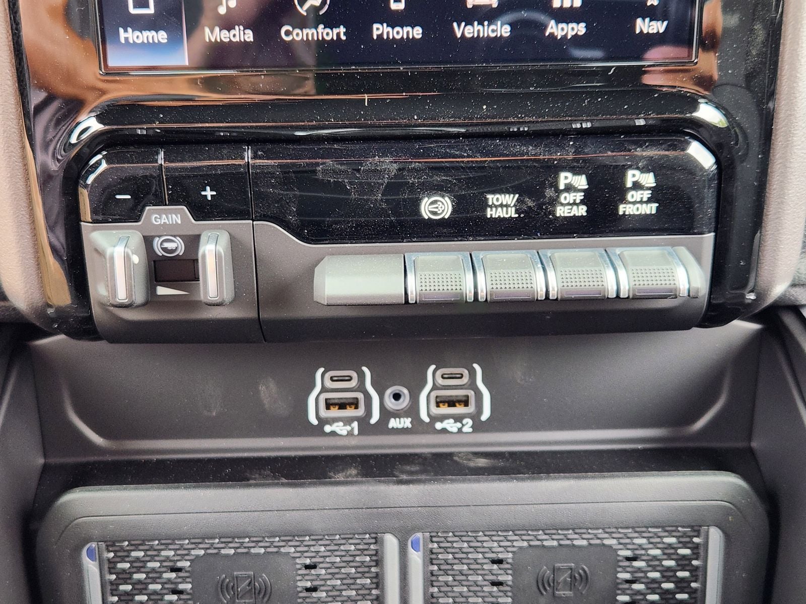 New 2026 Diamond Black Crystal Pearlcoat Ram LARAMIE CREW CAB 4X4 6