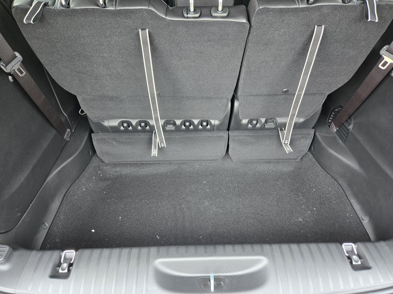 New 2026 Diamond Black Crystal Pearlcoat Chrysler SELECT AWD image 32