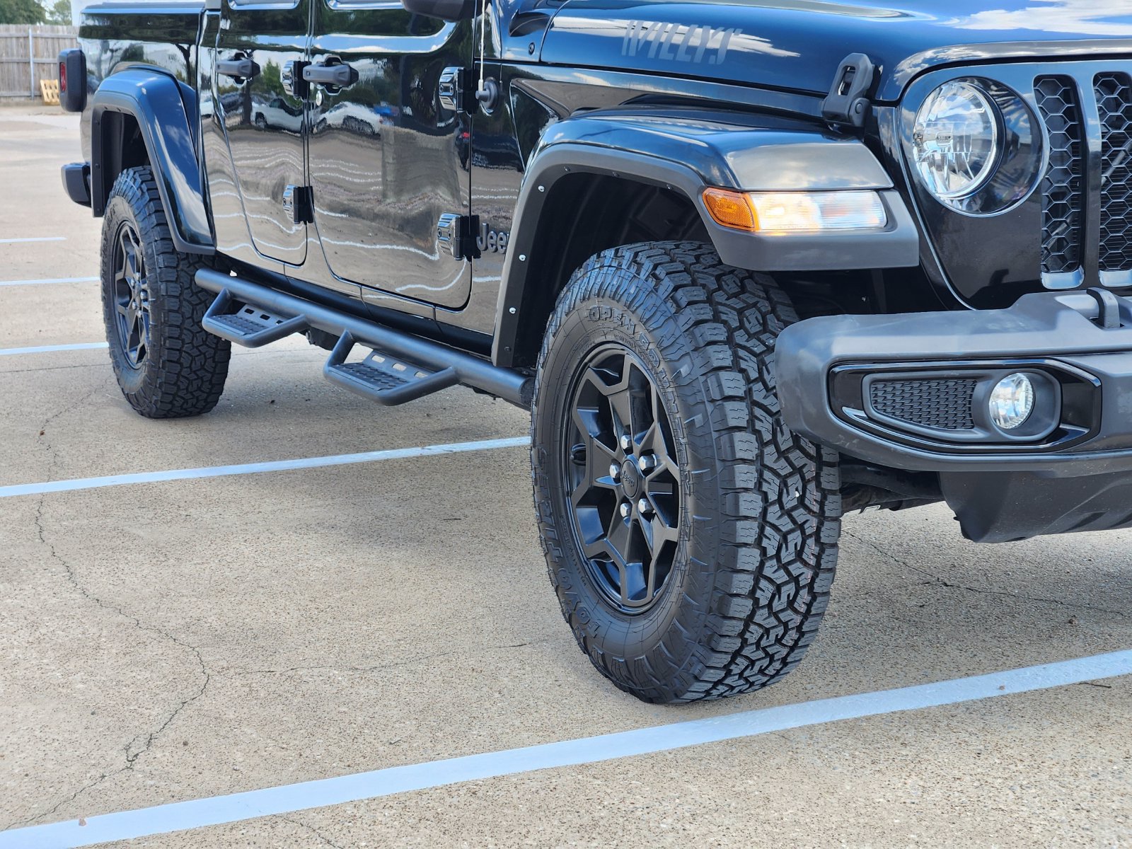 Used 2022 Black Jeep Sport image 11