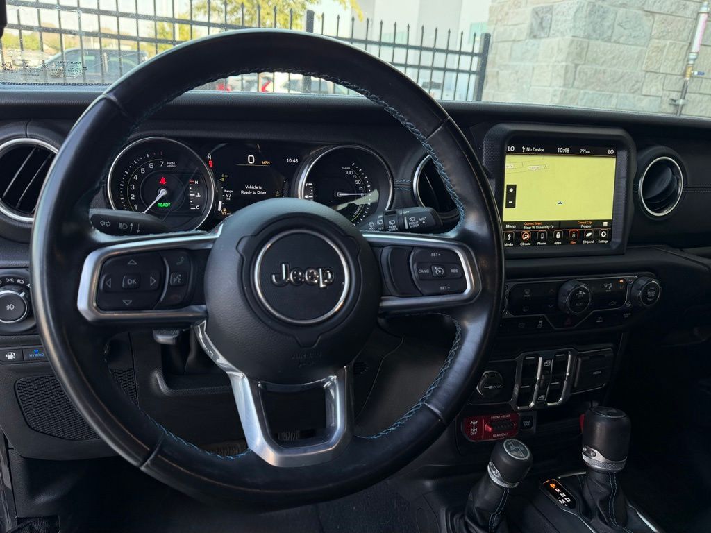 Used 2022 Granite Crystal Jeep Rubicon image 9