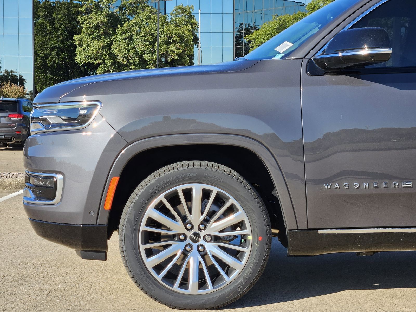 New 2025 Baltic Gray Jeep LIMITED 4X4 image 9