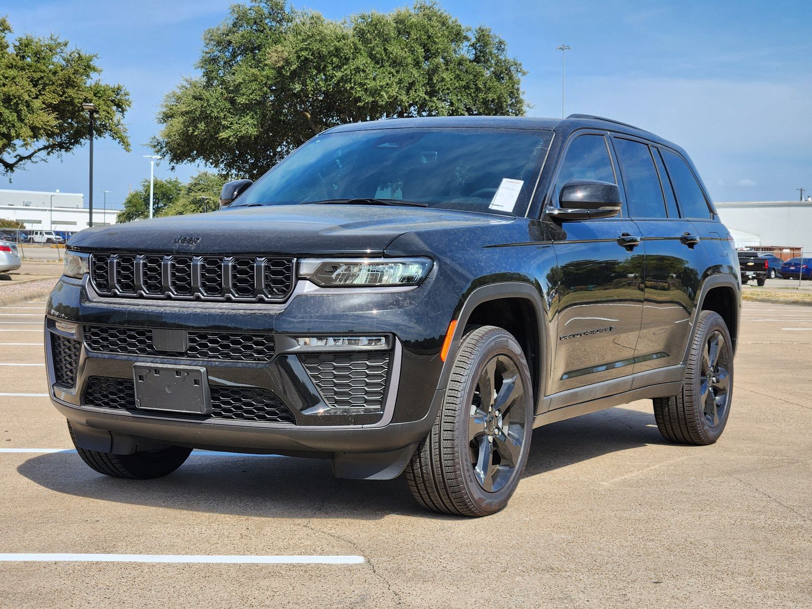 New 2026 Diamond Black Crystal Pearlcoat Jeep LIMITED 4X2 image 2