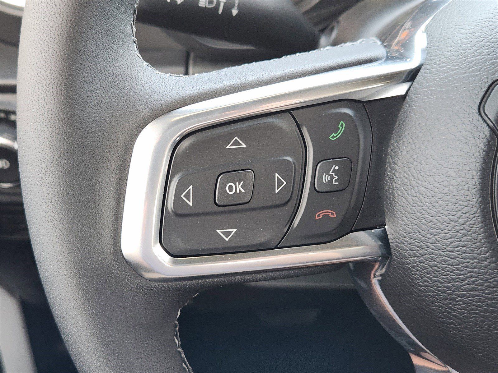 New 2026 Bright White Jeep 4-DOOR SAHARA image 38