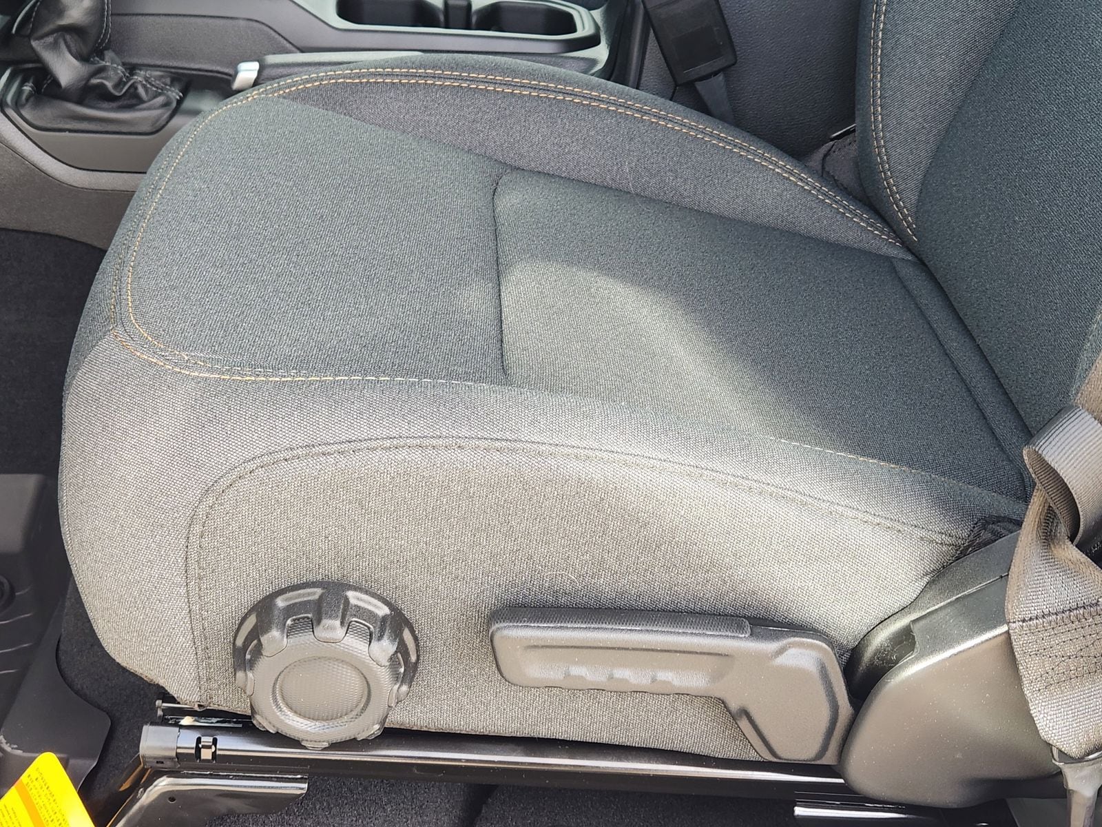 New 2026 Bright White Jeep 4-DOOR SPORT image 25