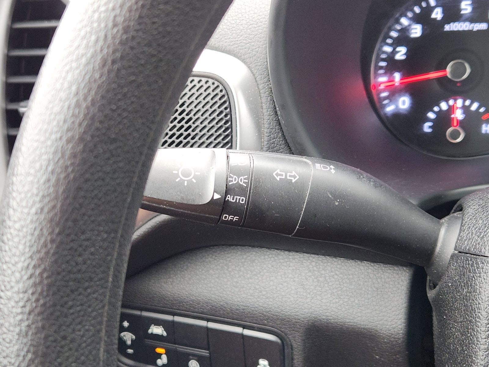 Used 2022 Gravity Gray Kia LX image 36