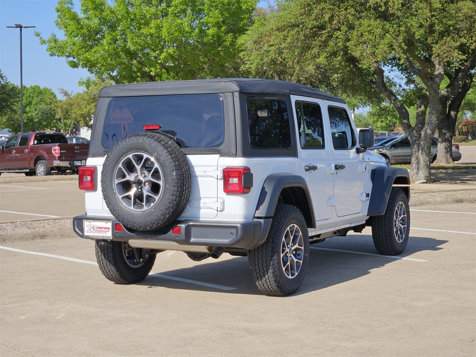 2025 Jeep Wrangler Sport S photo 4
