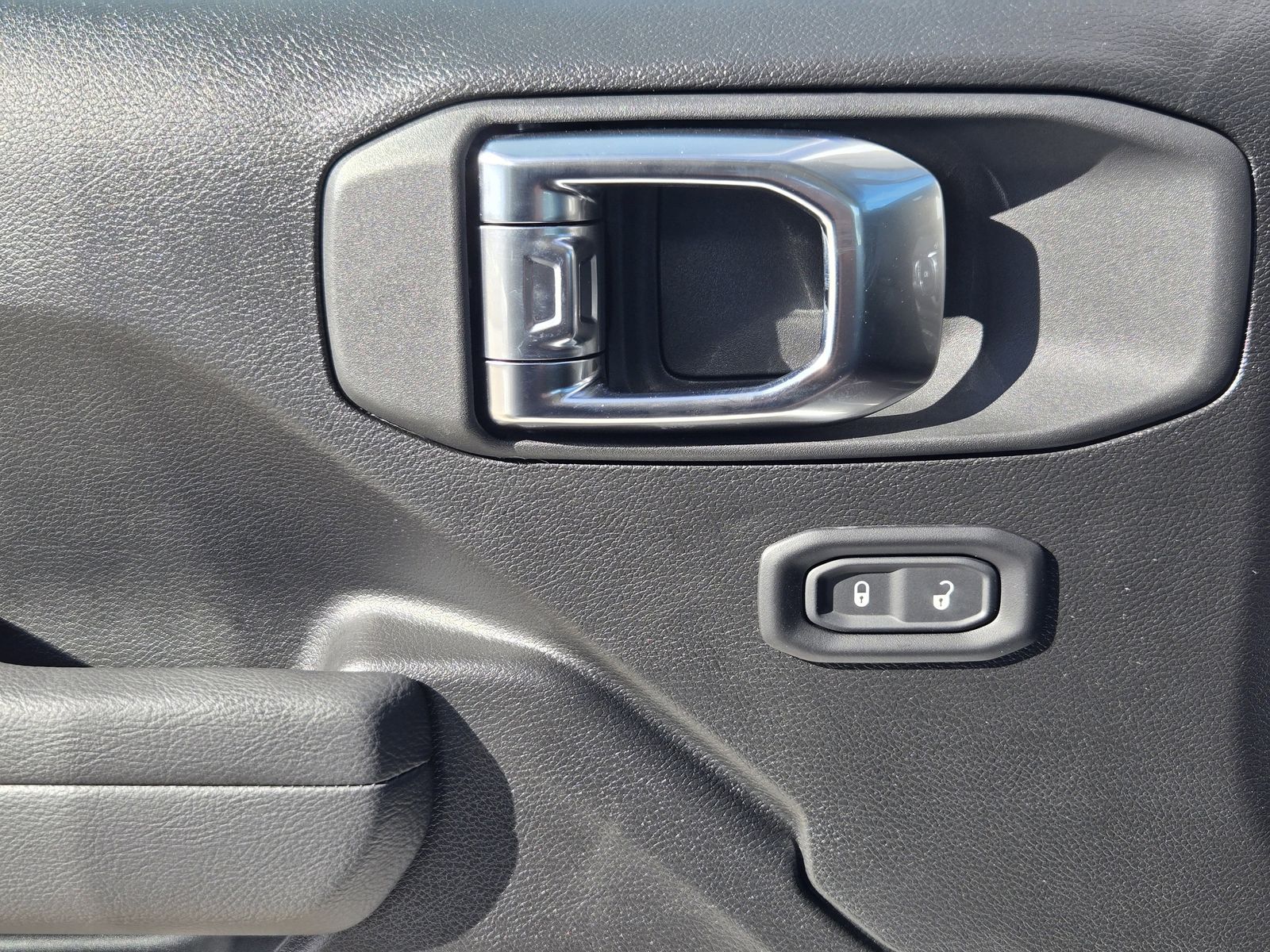 New 2026 Bright White Jeep 2-DOOR SPORT image 24