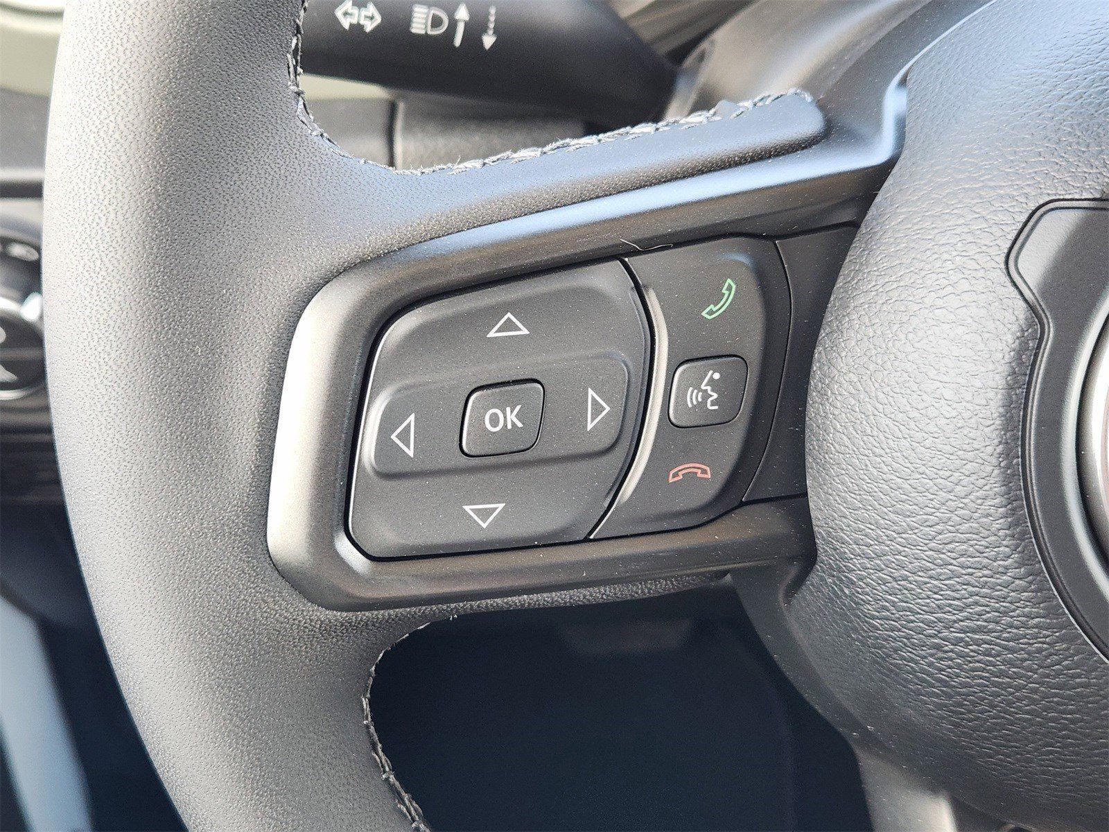 New 2026 Bright White Jeep MOJAVE 4X4 image 31