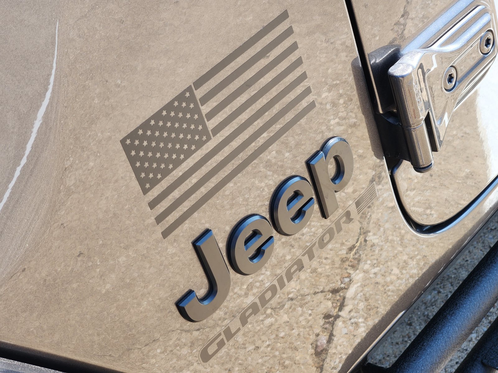 Used 2025 Granite Crystal Jeep Sport image 18