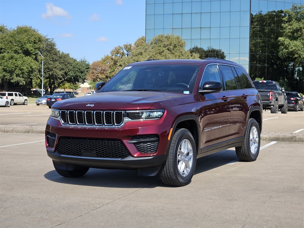 New 2025 Jeep Grand Cherokee LAREDO X 4X2 Sport Utility