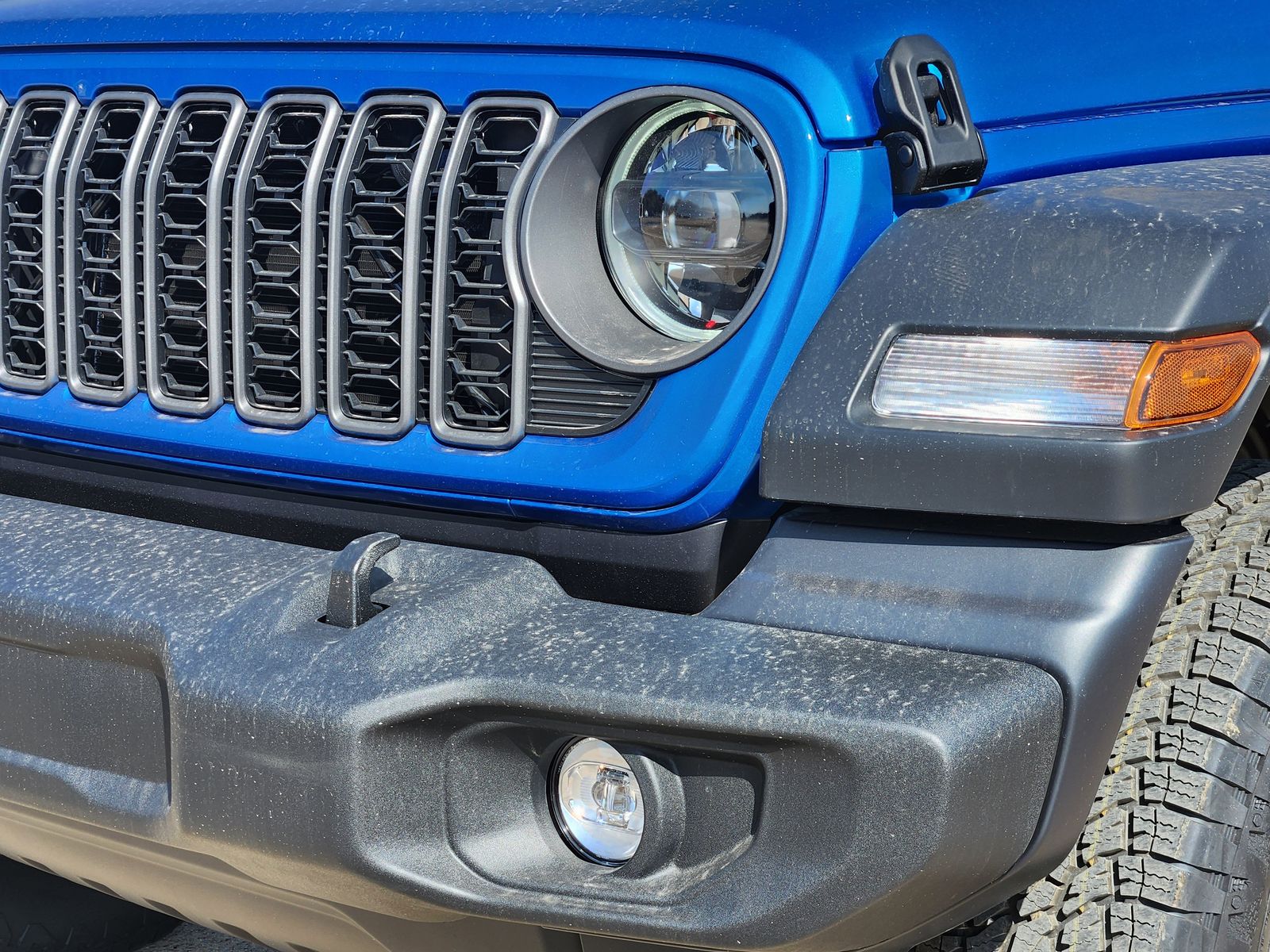 New 2026 Hydro Blue Pearlcoat Jeep 4-DOOR SPORT S image 10