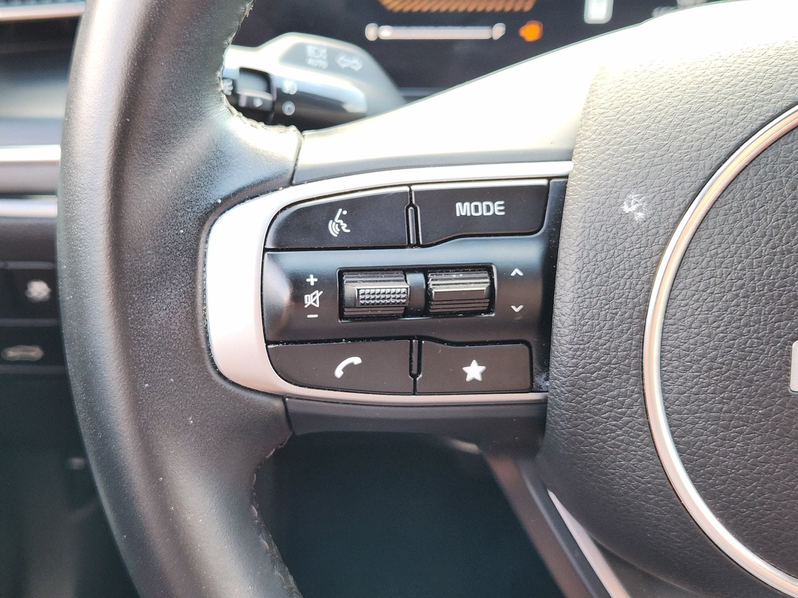 Used 2026 Aurora Black Pearl Kia GT-Line image 38