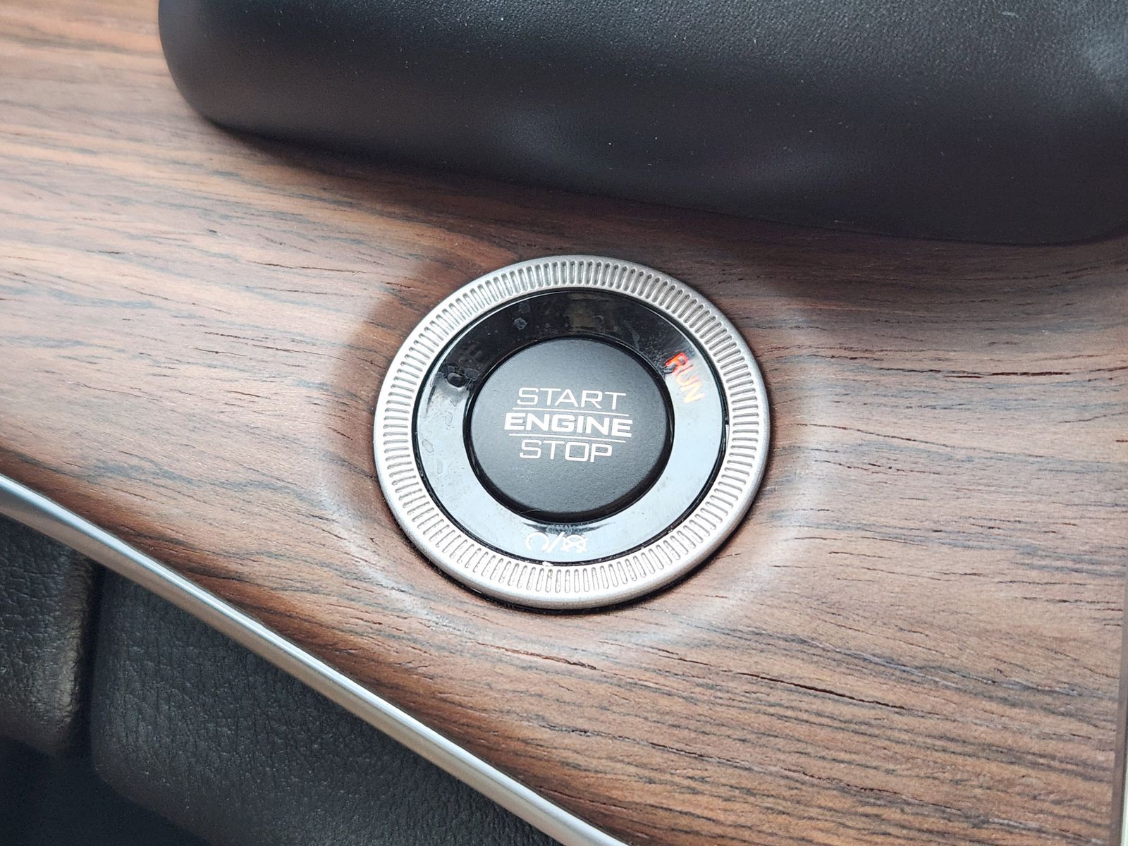 Certified Used 2023 Rocky Mountain Pearlcoat Jeep Summit image 30