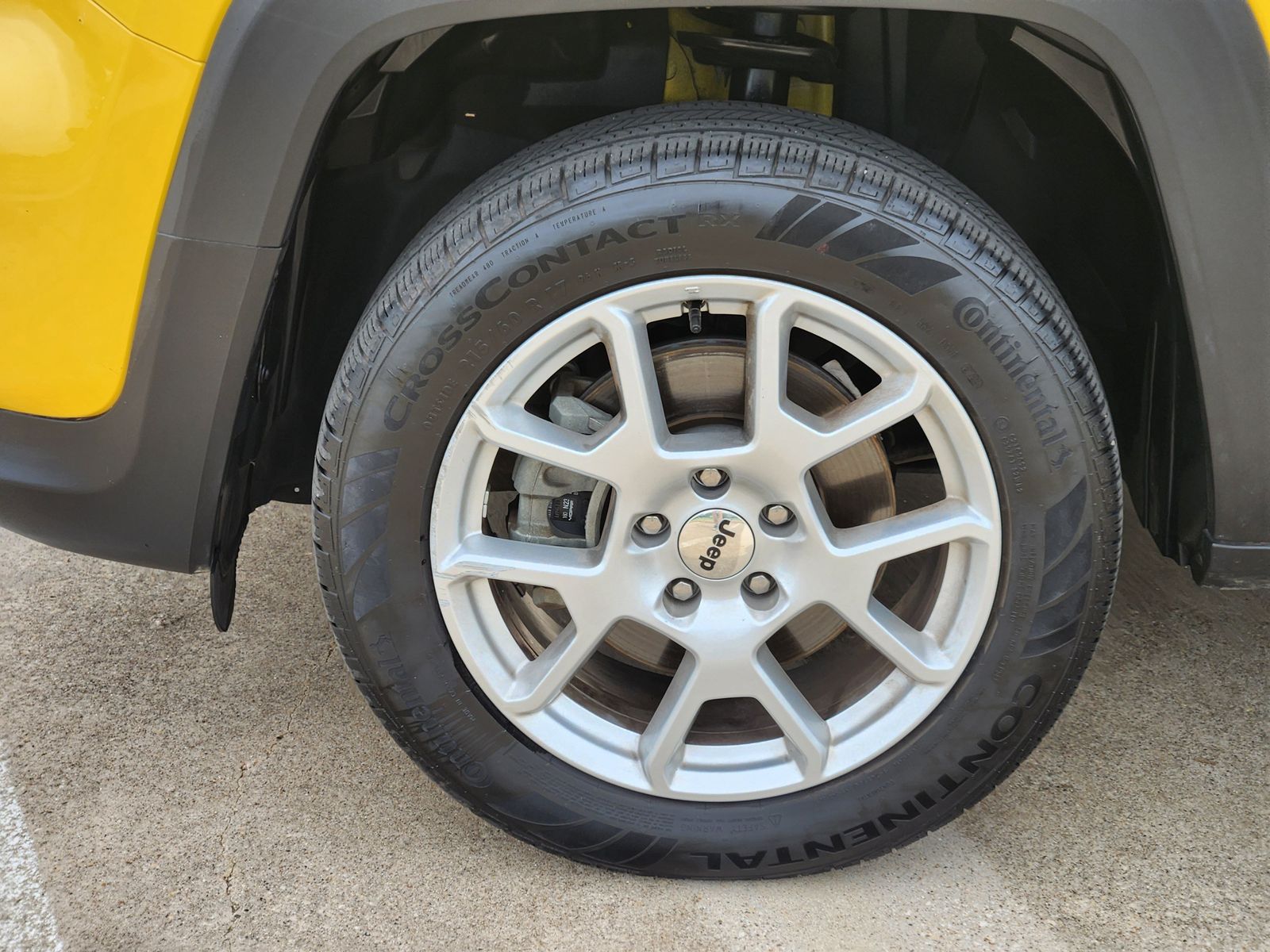 Used 2023 Solar Yellow Jeep Latitude image 16