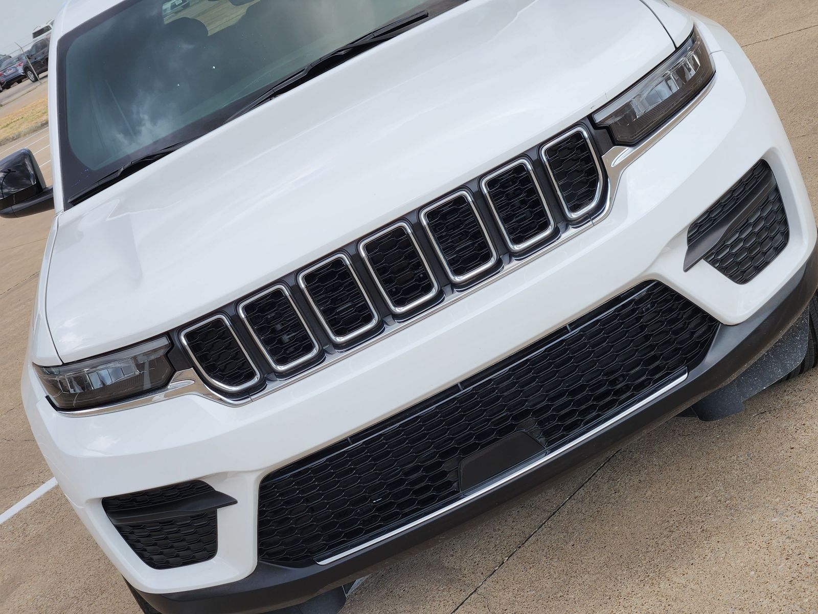 Used 2024 Bright White Clearcoat Jeep Laredo image 14