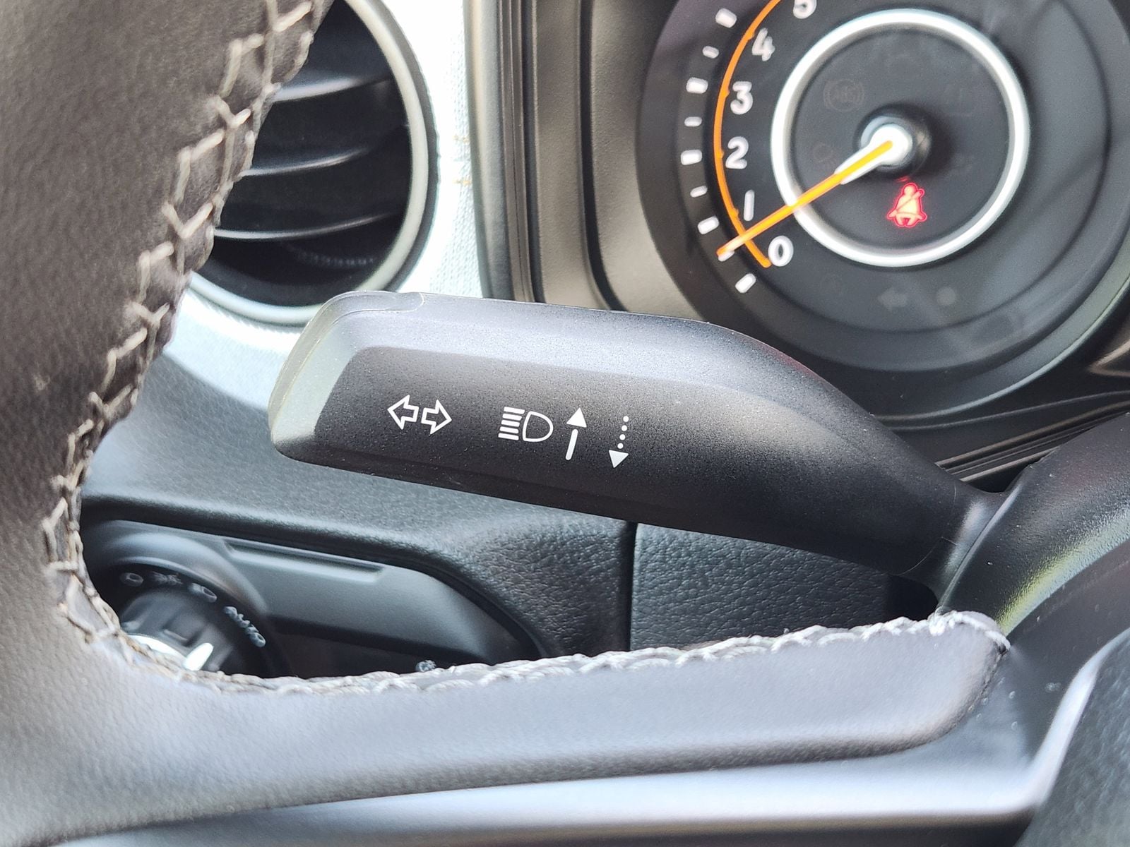 Used 2025 Bright White Jeep Sport image 38