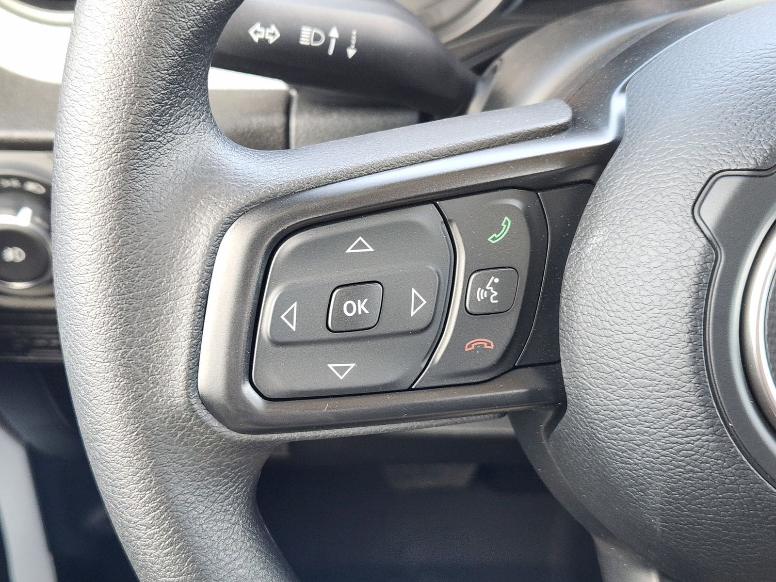 New 2026 Bright White Jeep 4-DOOR SPORT image 28