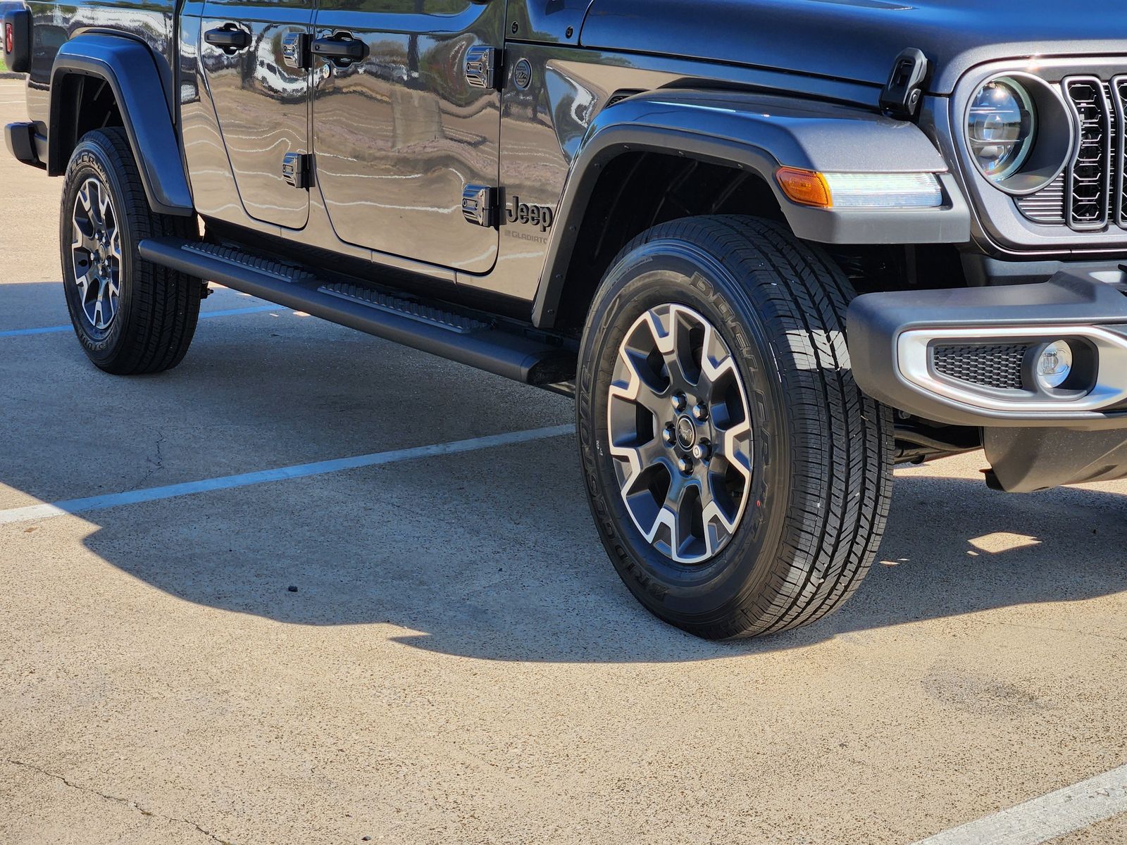 New 2026 Granite Crystal Jeep SAHARA 4X4 image 11