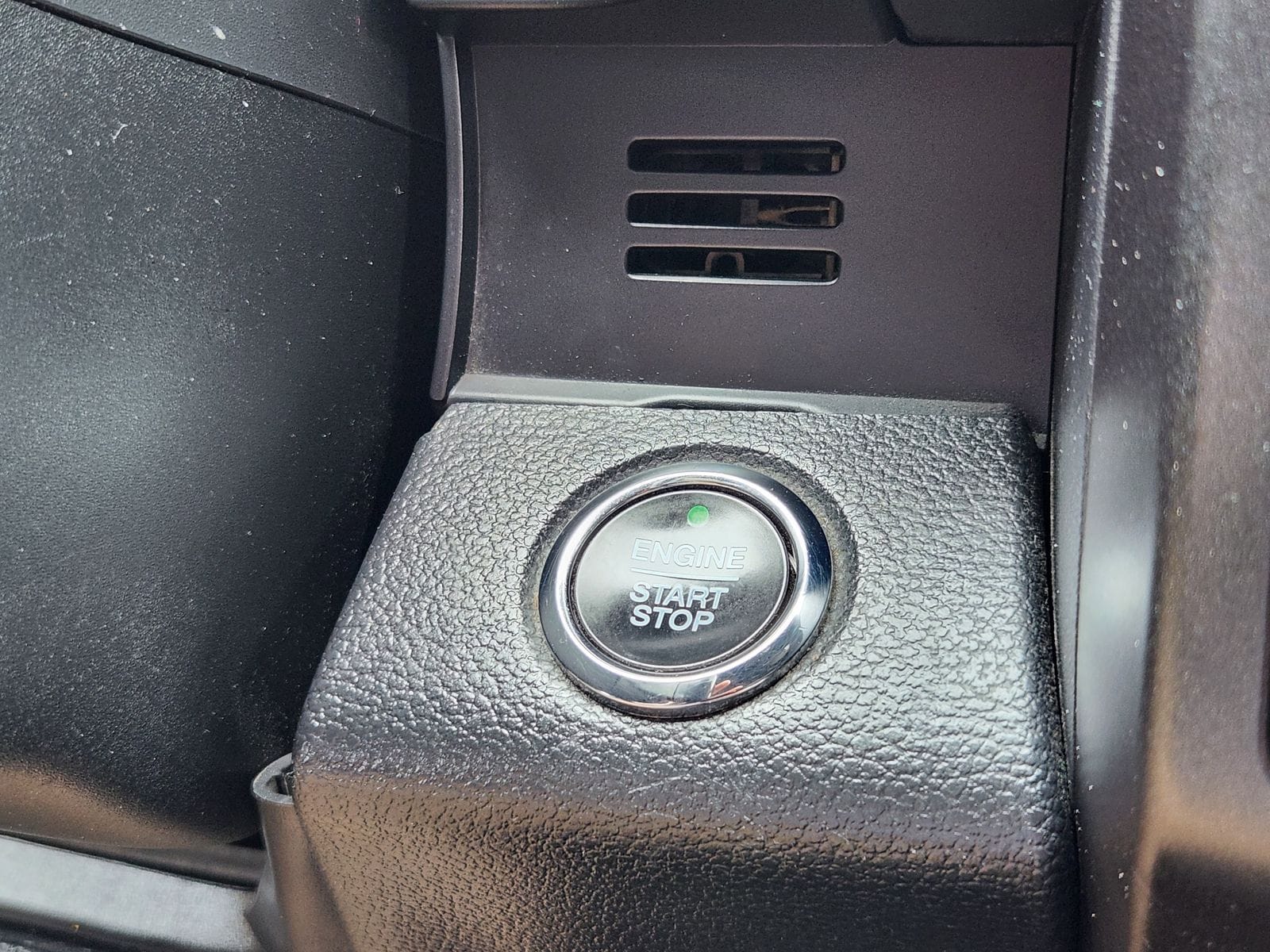 Used 2020 Magnetic Ford Limited image 28